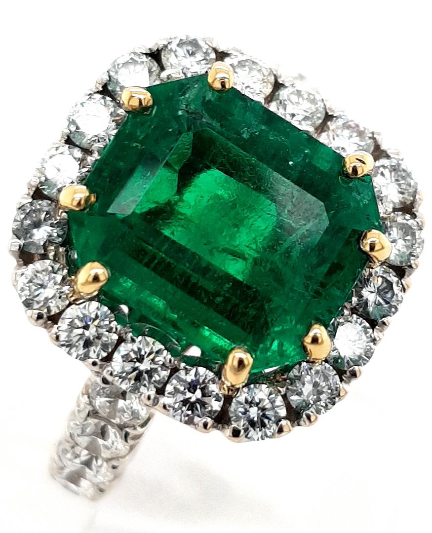 18kt Ring 4.83 Minor Emerald Diamonds CGL Certified For Sale 7