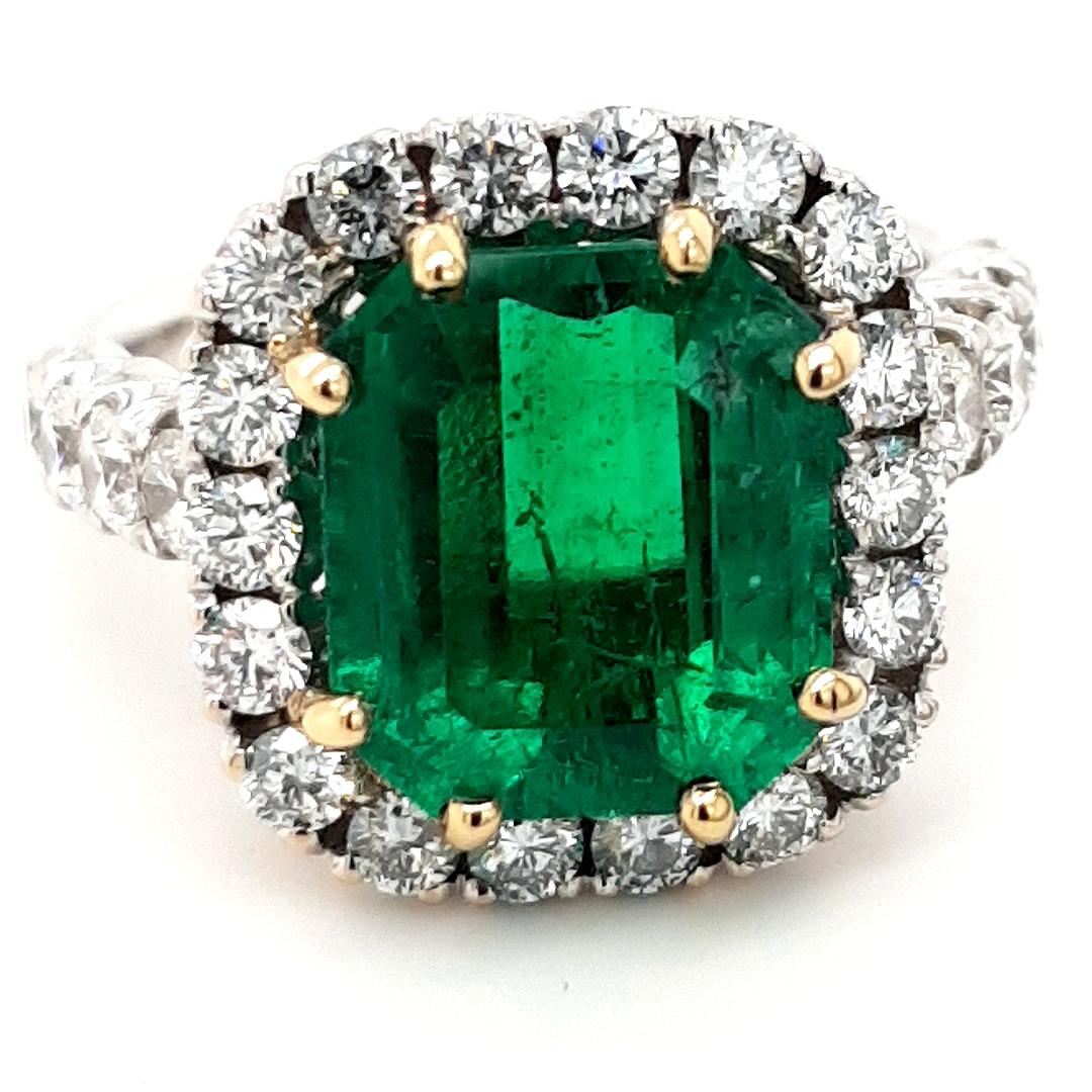 18kt Ring 4.83 Minor Emerald Diamonds CGL Certified For Sale 6