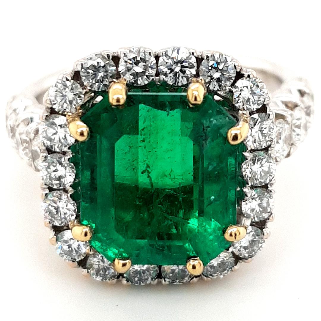 18kt Ring 4.83 Minor Emerald Diamonds CGL Certified For Sale 13