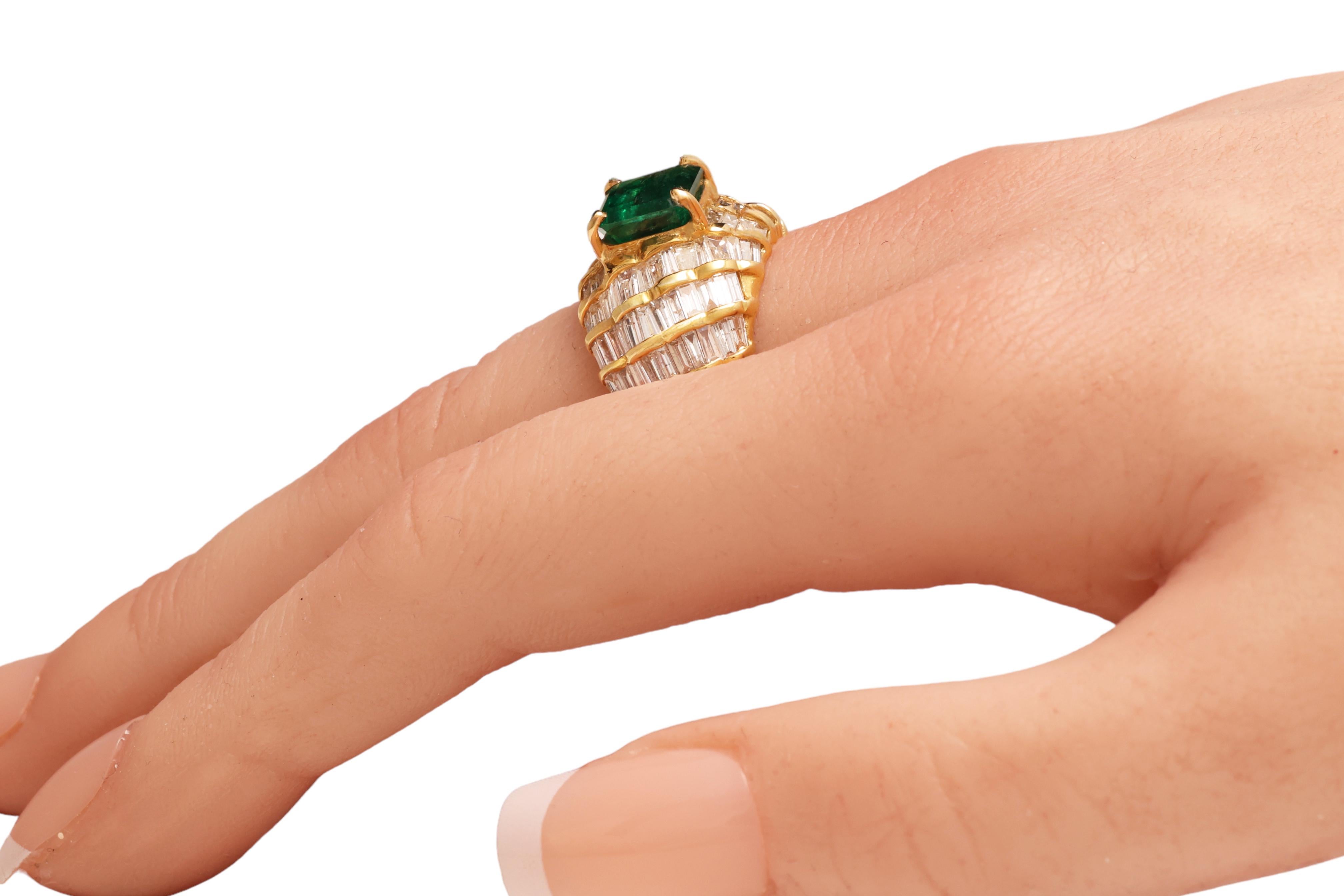 Carat Gemlab Certified 2.54 Carat Emerald Dome Ring with Baguette Diamonds For Sale 2