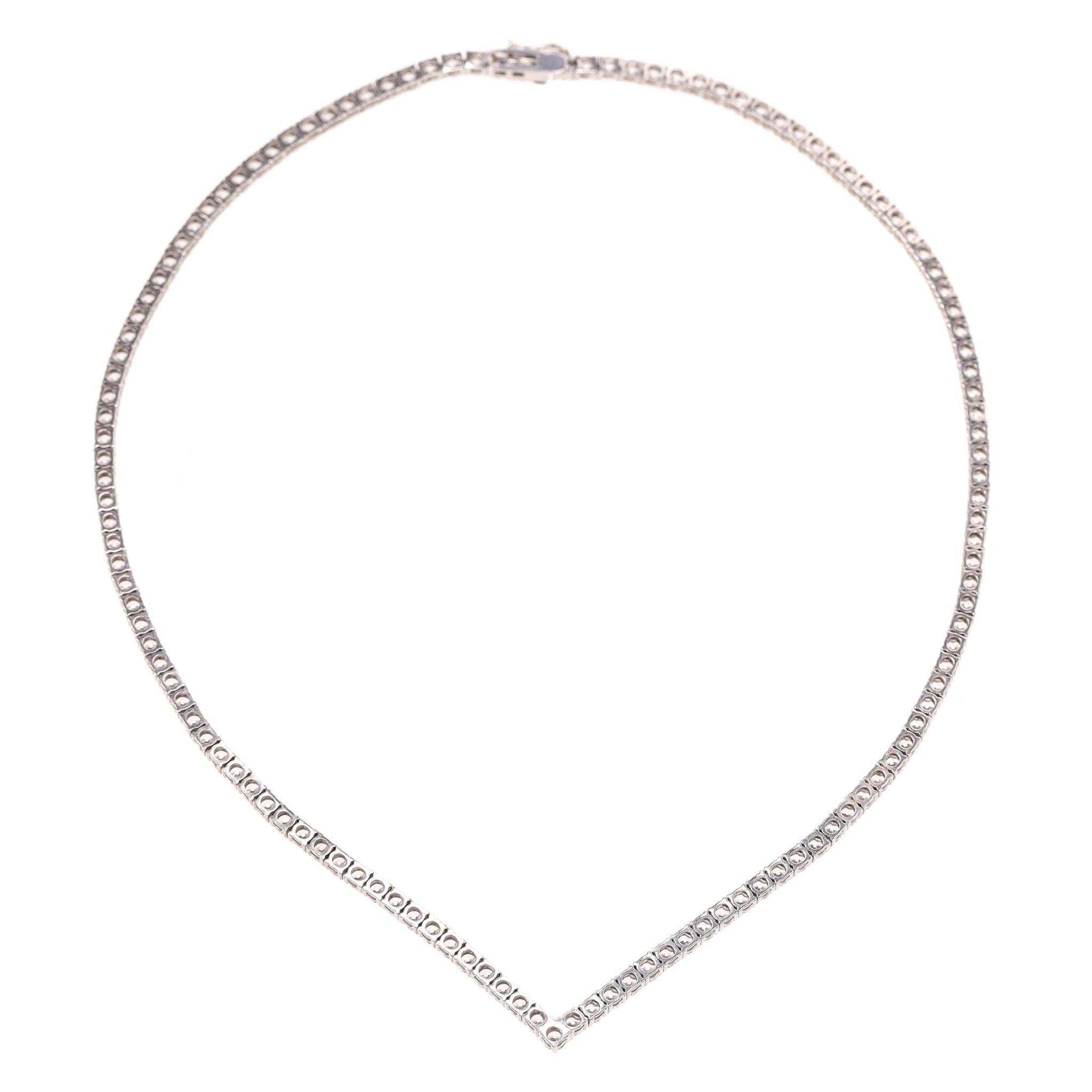 Carat London Vee Line Collana placcata in oro bianco con pietre brillanti in vendita 2