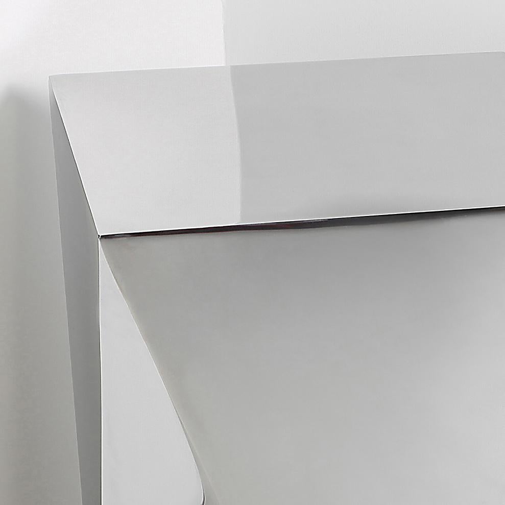 The smallest of the Carat line, a high-tech side table inspired by the 