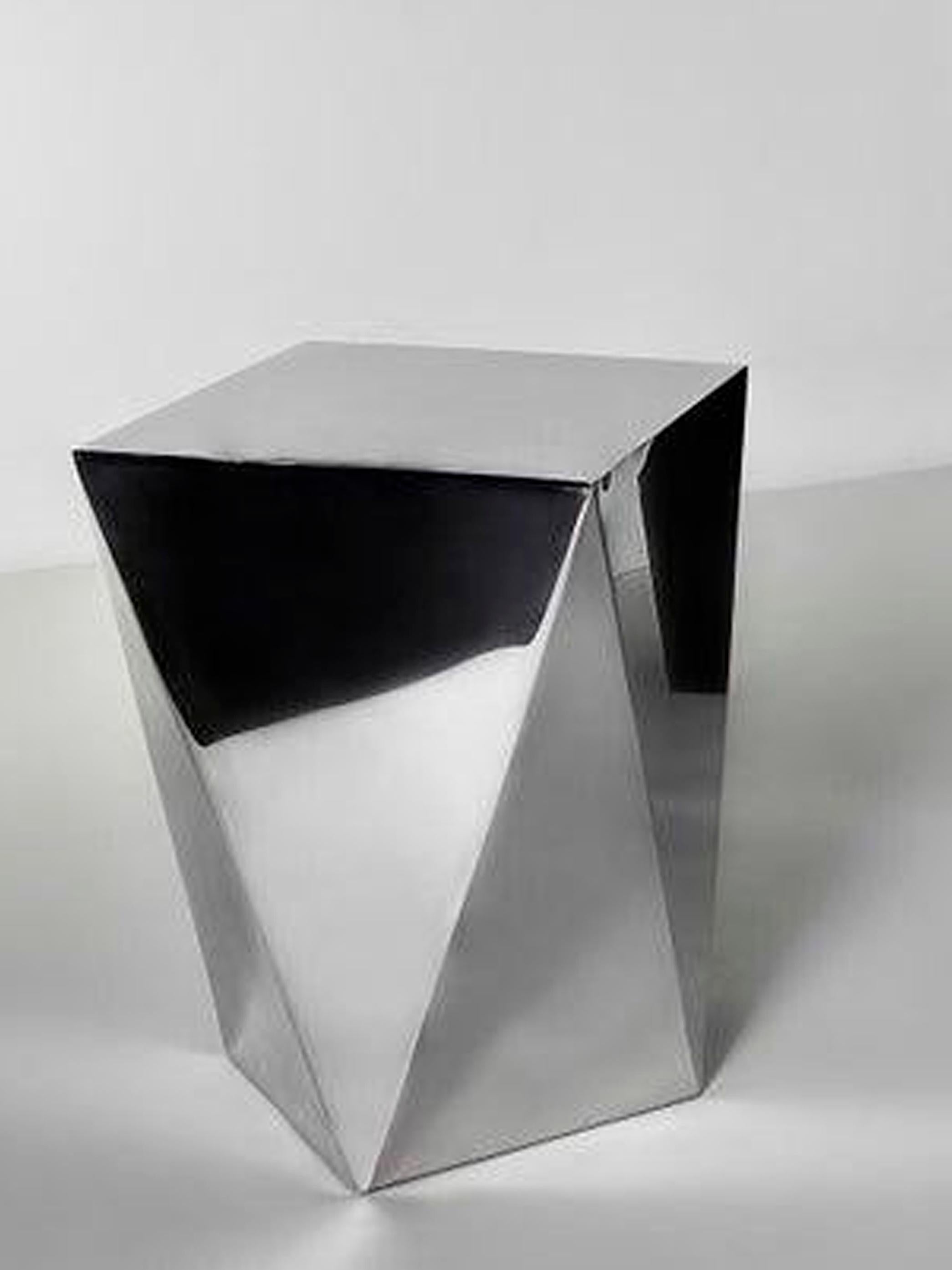 XXIe siècle et contemporain Piédestal en acier inoxydable poli à la main, carat S en vente