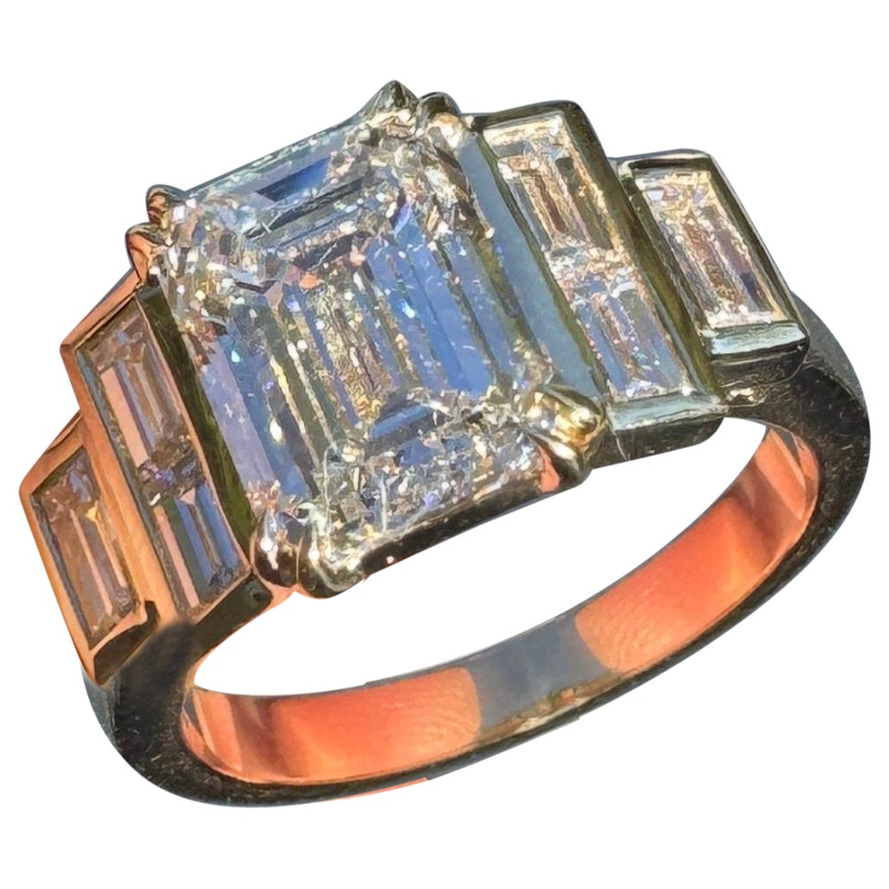 Bague en or jaune 14k et diamant émeraude de laboratoire TW carat - Fait sur commande en vente
