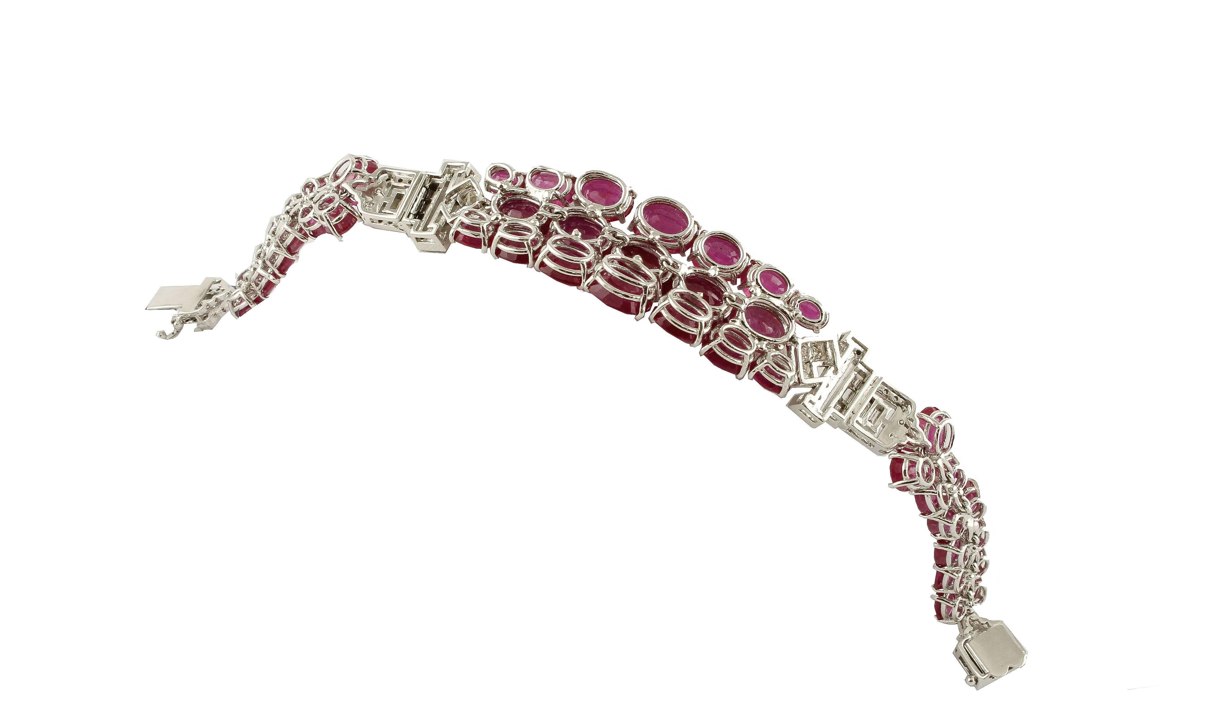 Elegant Diamond Ruby White Gold Bracelet In Good Condition In Marcianise, Marcianise (CE)