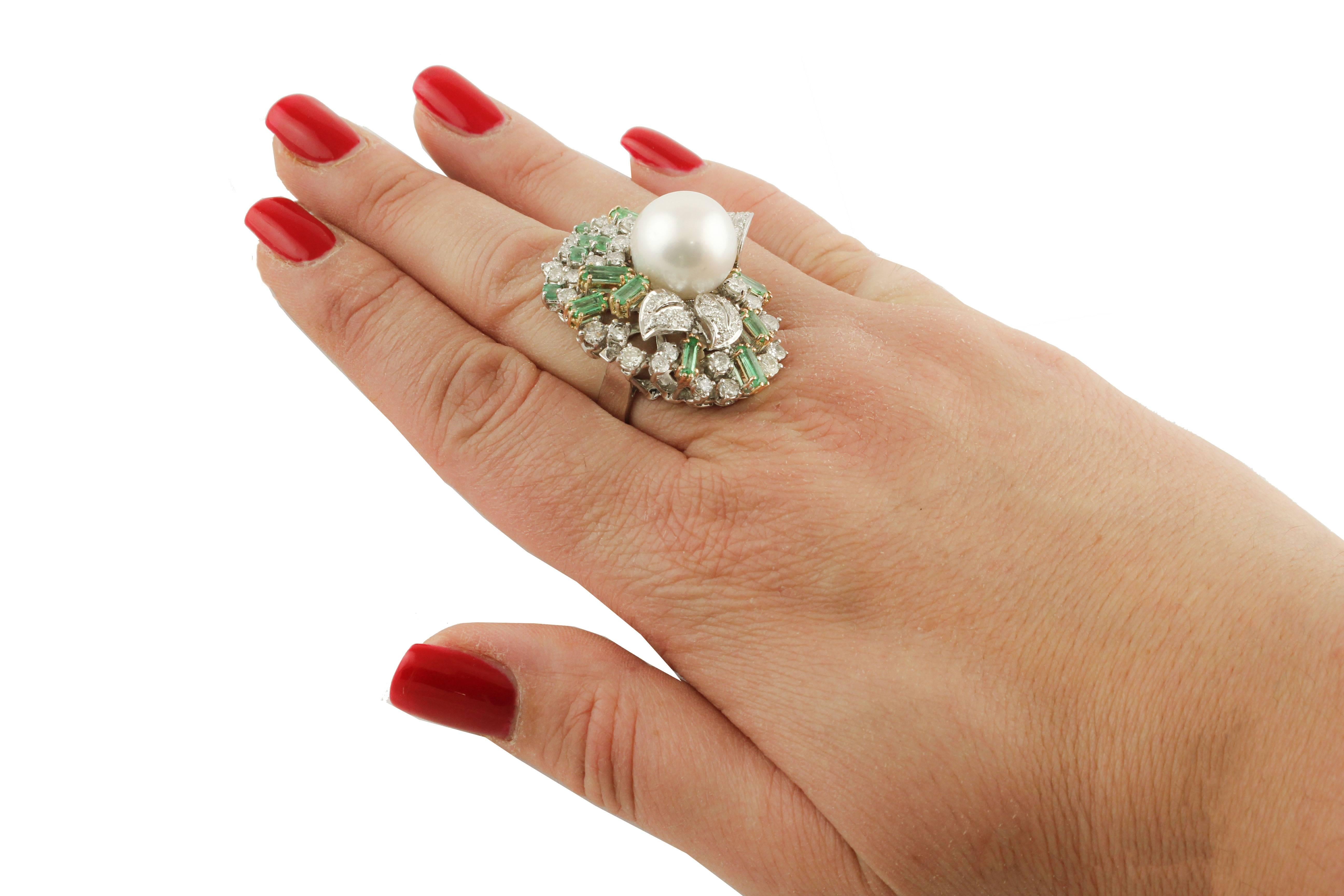 Retro Diamond  Emerald Australian Pearl White Gold Ring