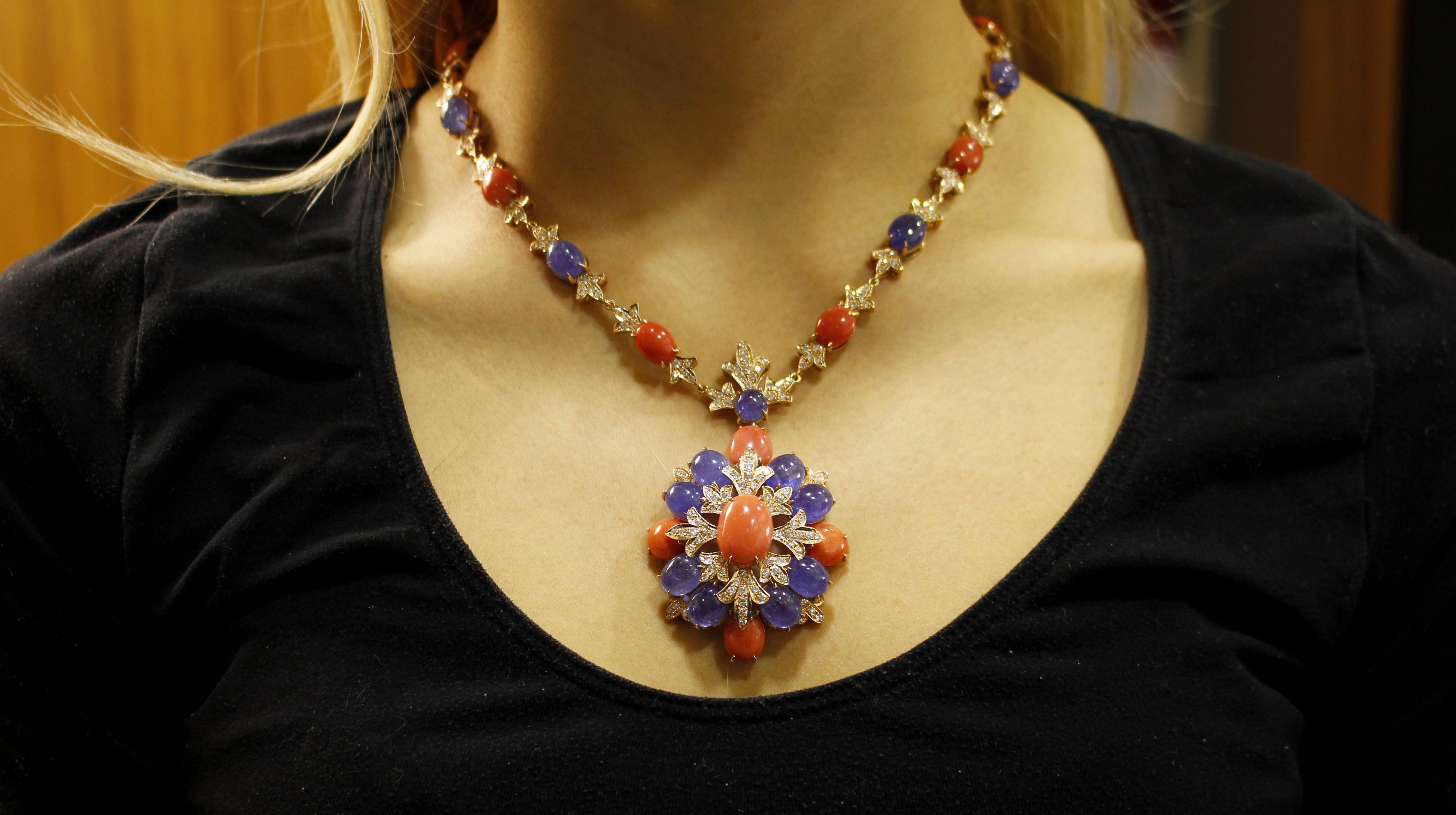 Diamonds Coral Tanzanite Rose Gold Pendant Necklace In Excellent Condition In Marcianise, Marcianise (CE)
