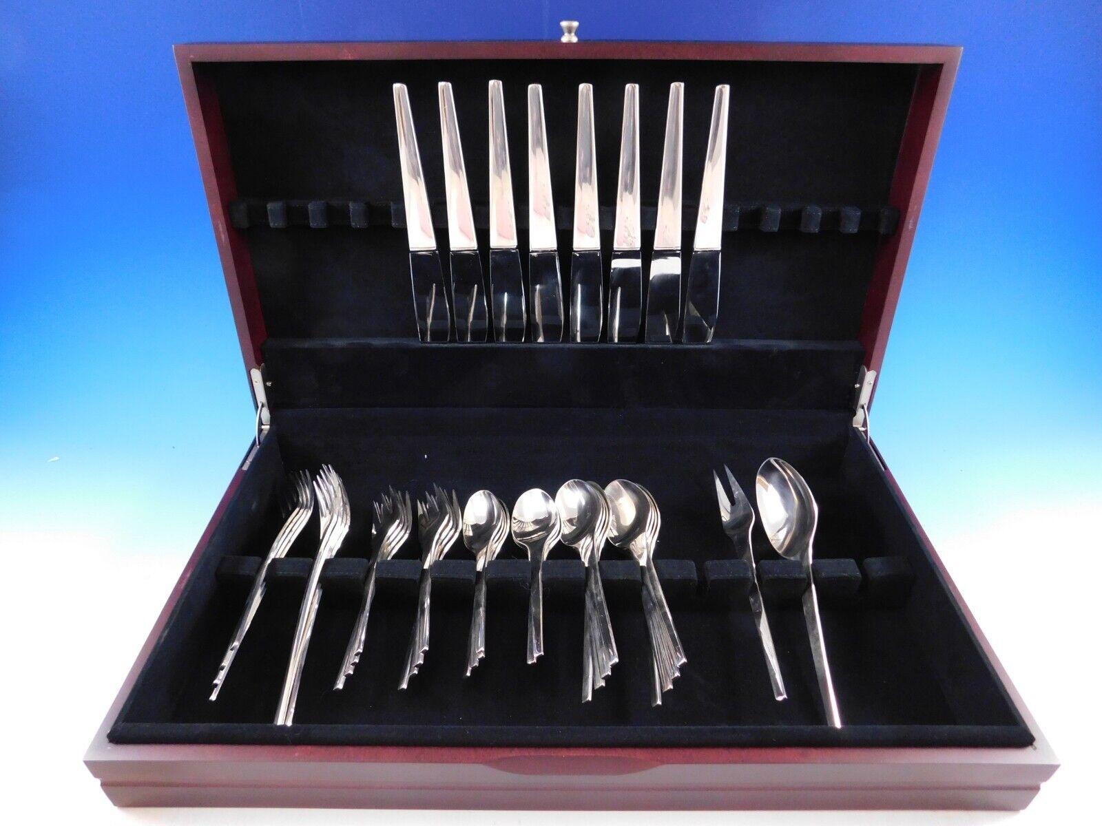 The Caravel cutlery pattern has won numerous awards including the prestigious Der goldene Leffel (1963) where the jury praised Caravel for its brilliant functionalist expression, style and understanding of silver. The Caravel pattern is signature