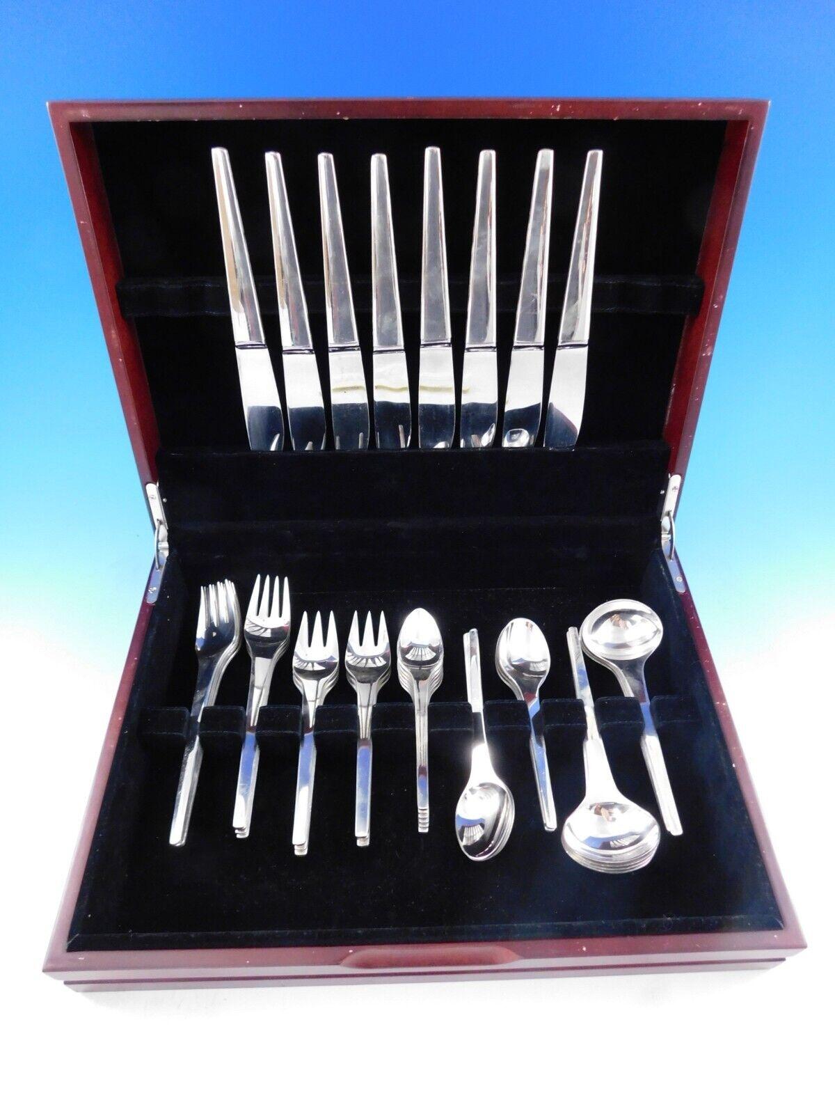 The Caravel cutlery pattern has won numerous awards including the prestigious Der goldene Leffel (1963) where the jury praised Caravel for its brilliant functionalist expression, style and understanding of silver. The Caravel pattern is signature