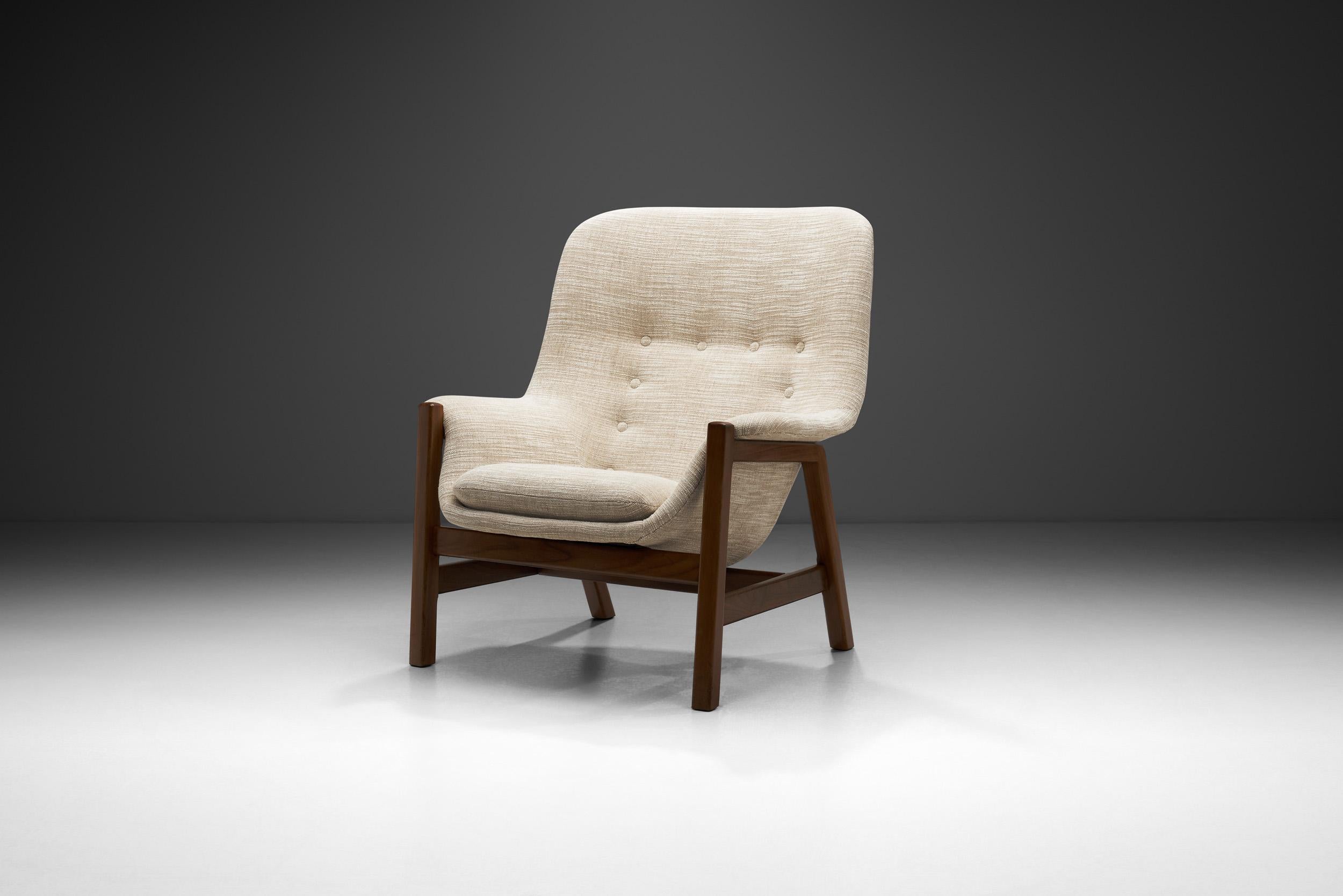 Carl-Gustaf Hiort af Ornäs (1911–1996) was a Finnish interior architect and designer. In 1945 Hiort af Ornäs founded the furniture company Puunveisto Oy, for which he designed this ‘Caravelle’ lounge chair.

The craftsmanship skills of Hiort af