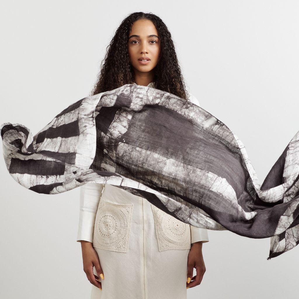 Carbo Linen Scarf in Black and White Block Printed Pattern, Handmade By Artisan For Sale 5