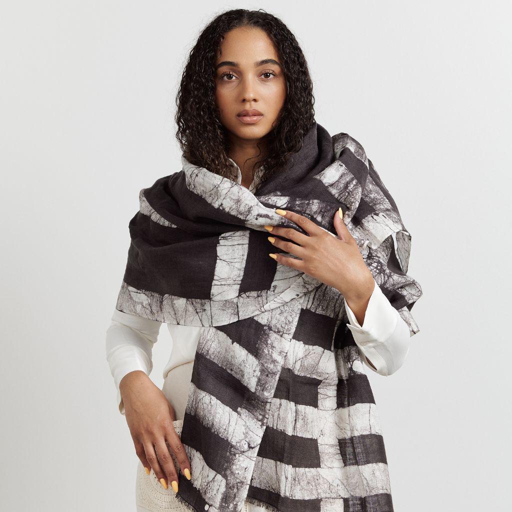 Gray Carbo Linen Scarf in Black and White Block Printed Pattern, Handmade By Artisan For Sale