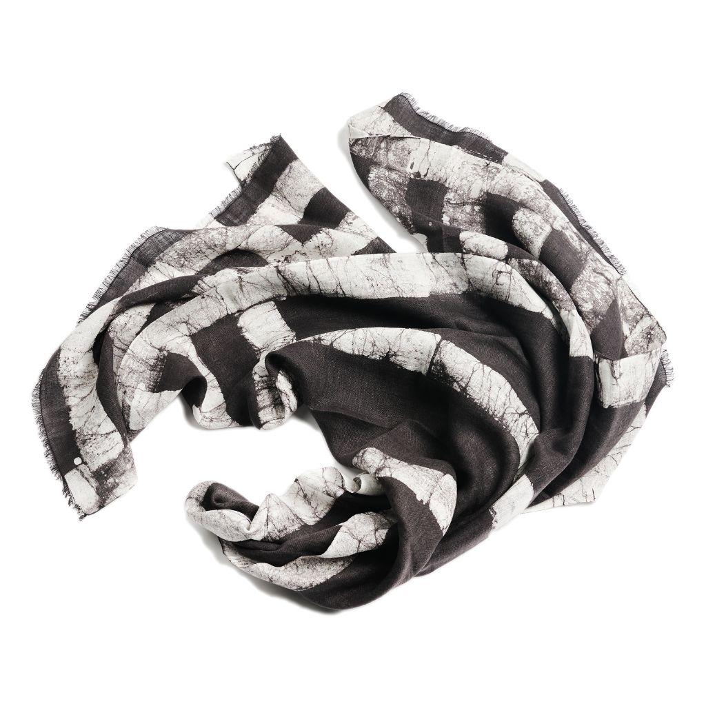 Carbo Linen Scarf in Black and White Block Printed Pattern, Handmade By Artisan For Sale 2