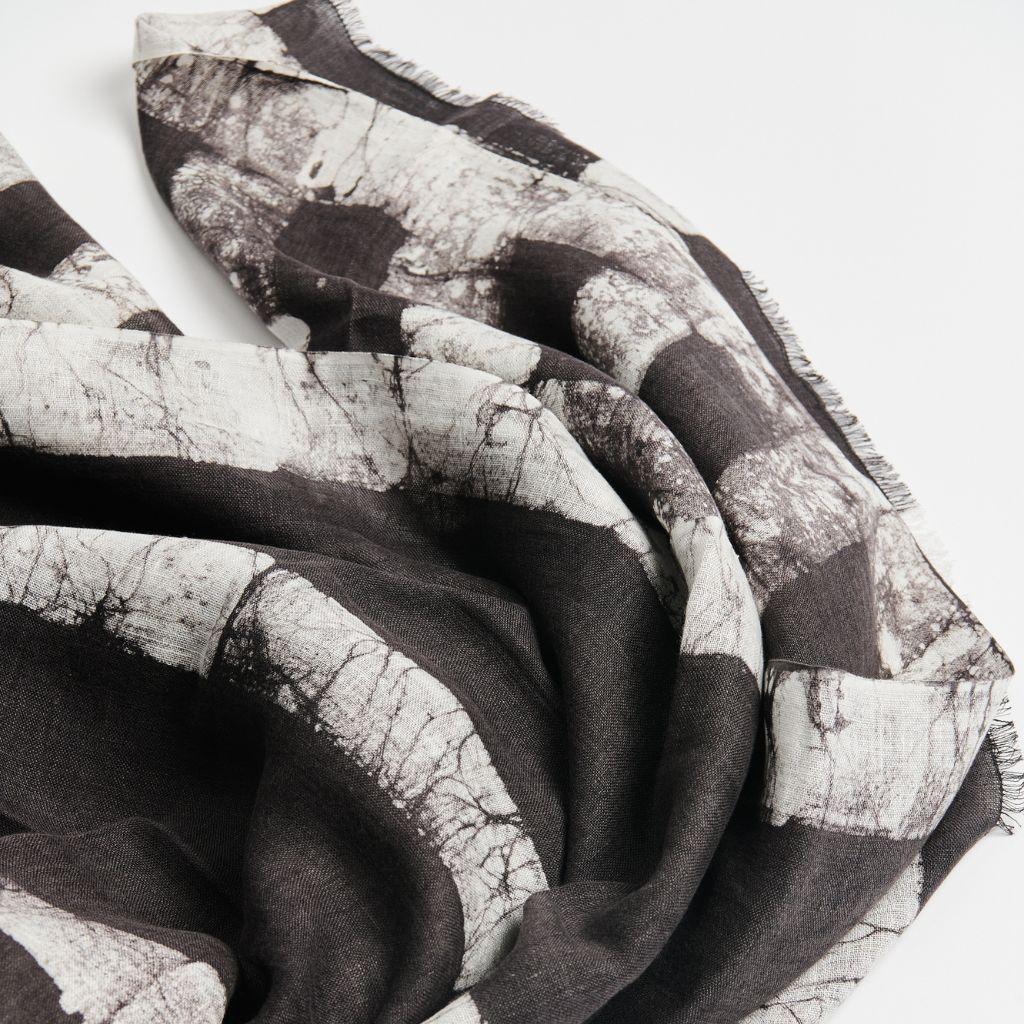 Carbo Linen Scarf in Black and White Block Printed Pattern, Handmade By Artisan For Sale 3