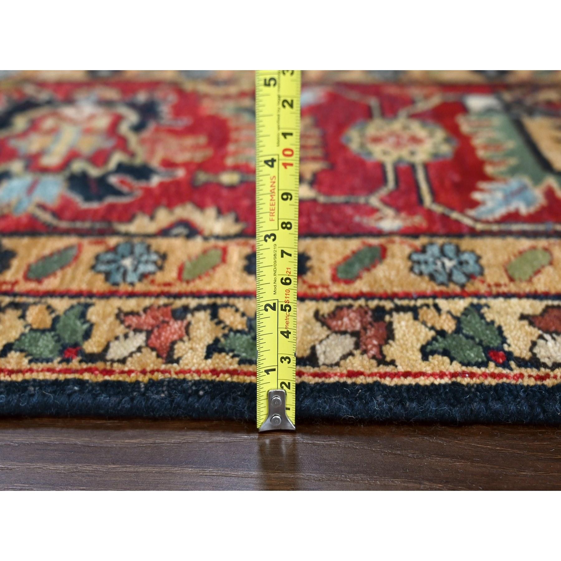 Laine Tapis Karajeh en pure laine noire au carbone avec motifs superposés noués à la main 9' x 12' en vente