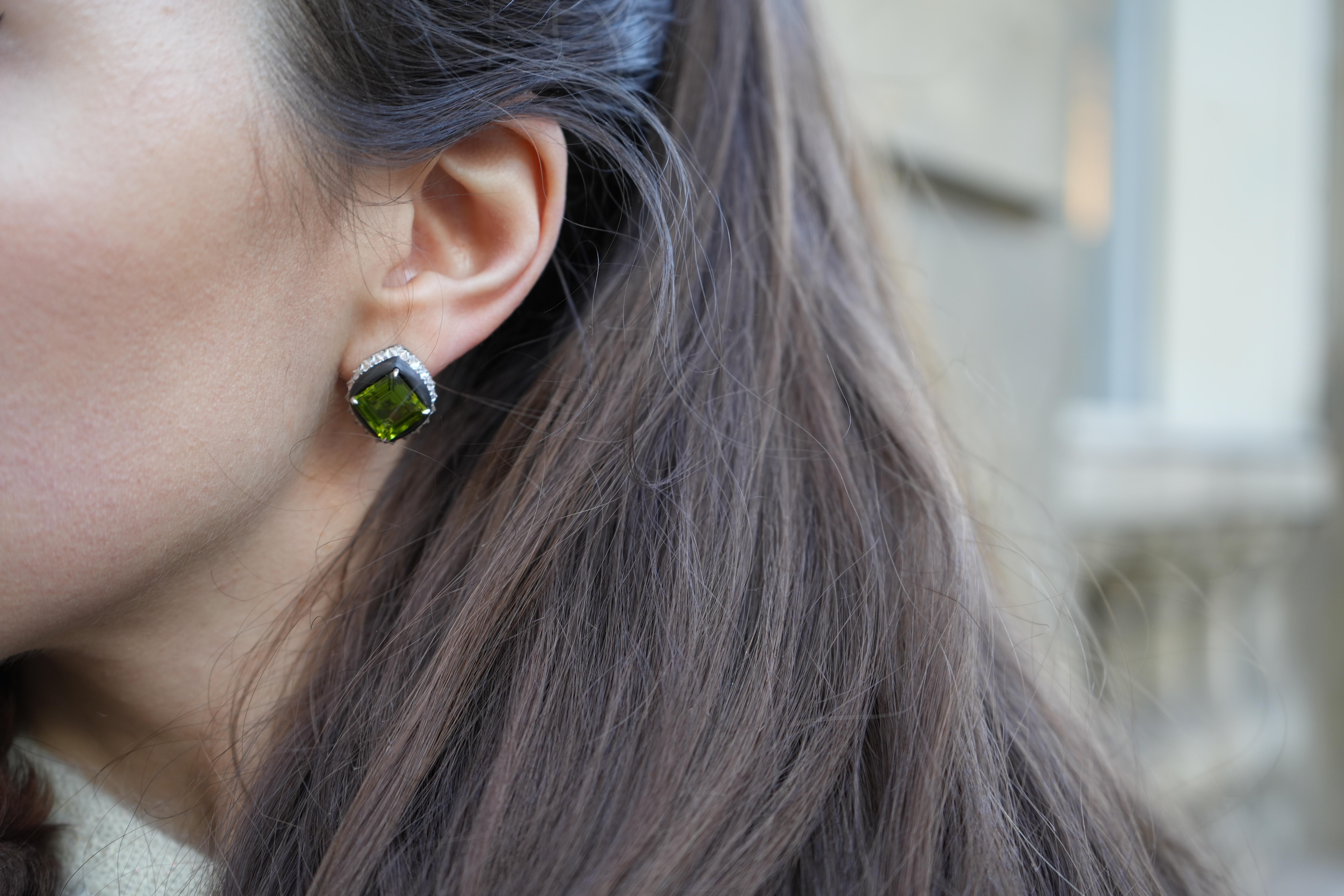 Carbon Fiber Earrings, 18k Gold, White Diamonds 2.1ct., Peridot 10.2 Ct. For Sale 5
