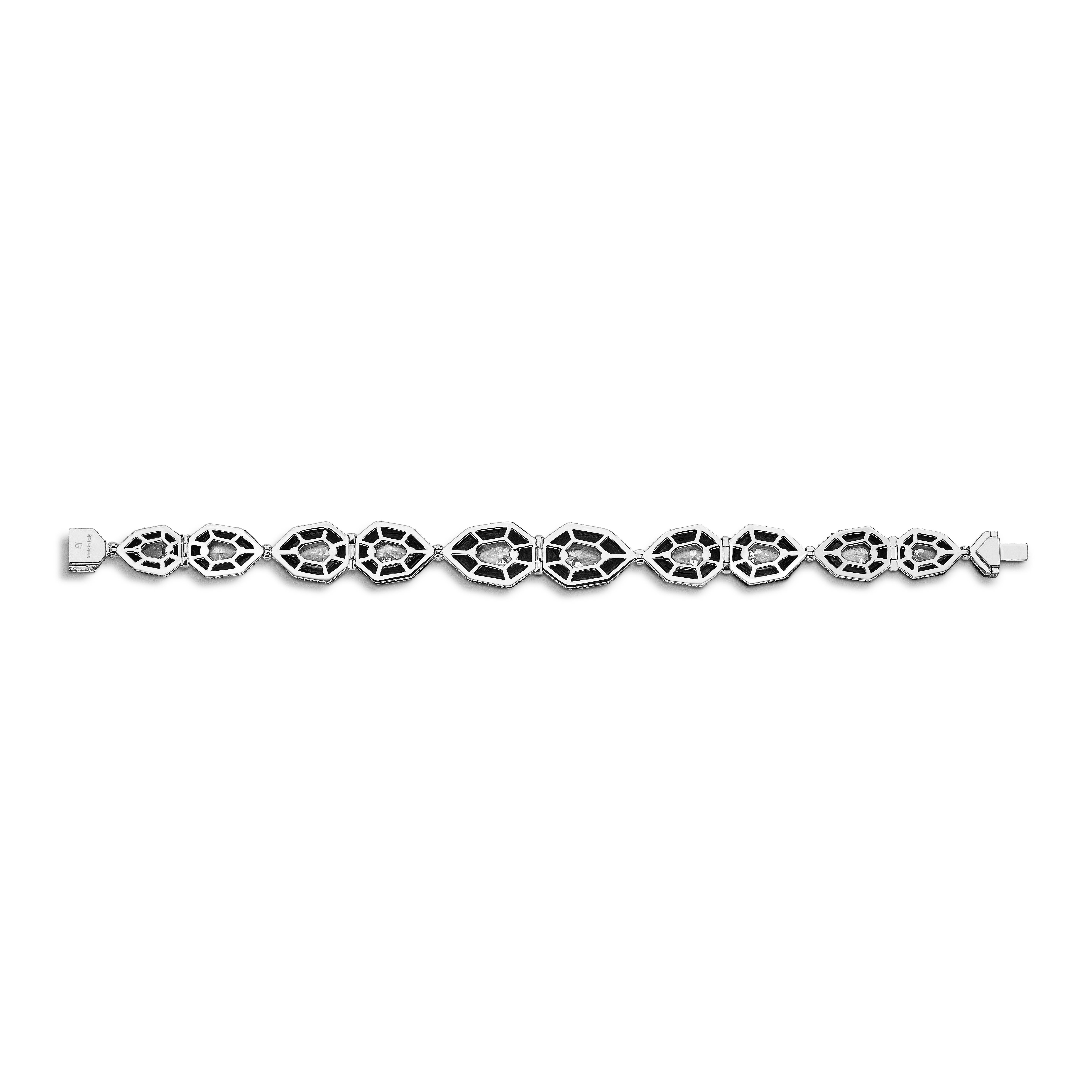 Contemporain Bracelet en fibre de carbone et diamants blancs en vente