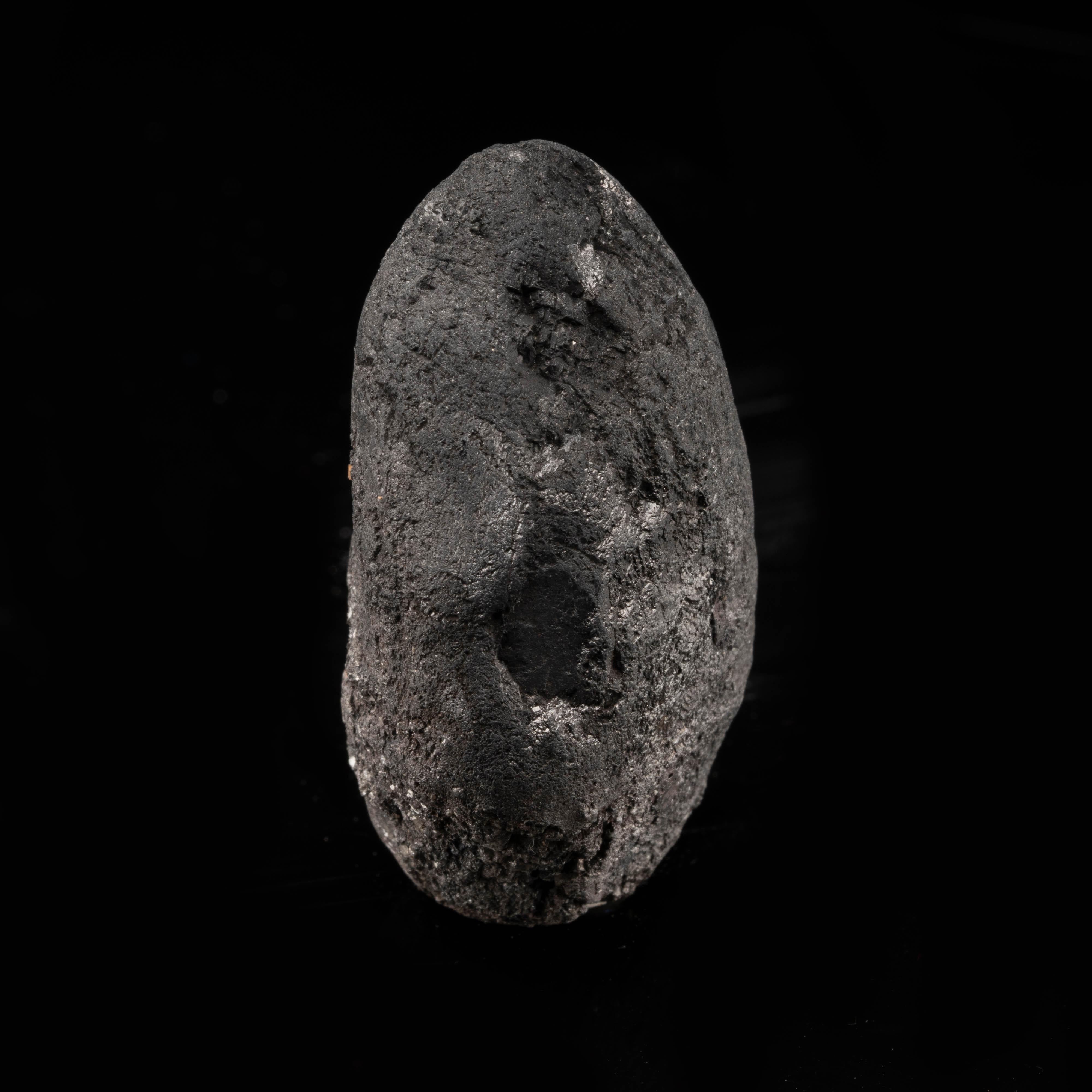 Diamante Negro Carbonado // 230.25 Quilates // El Diamante Negro más grande disponible Piedra preciosa