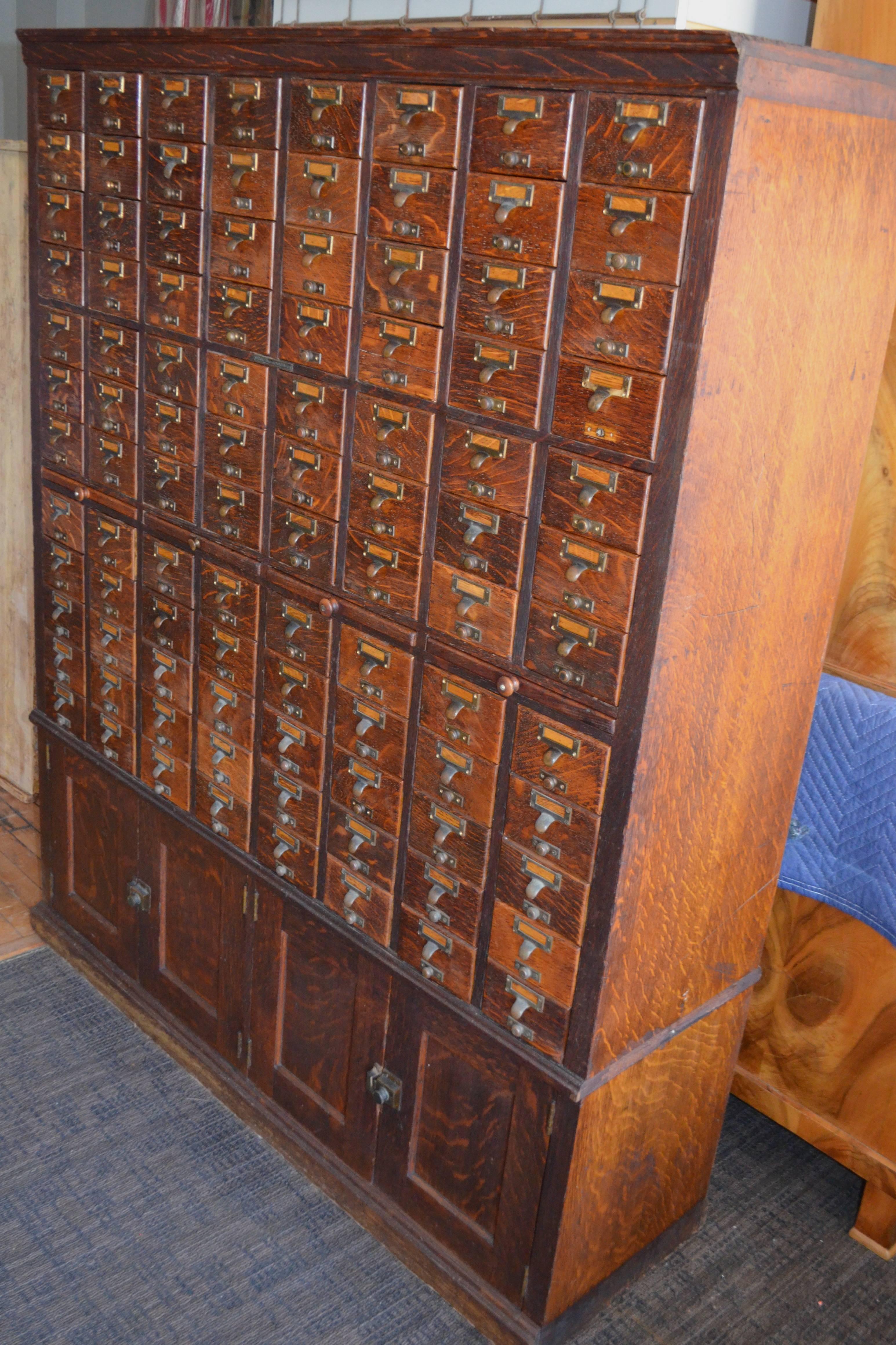 American Craftsman Card Catalog File Cabinet from Chicago Library, Solid Oak, Early 20th Century