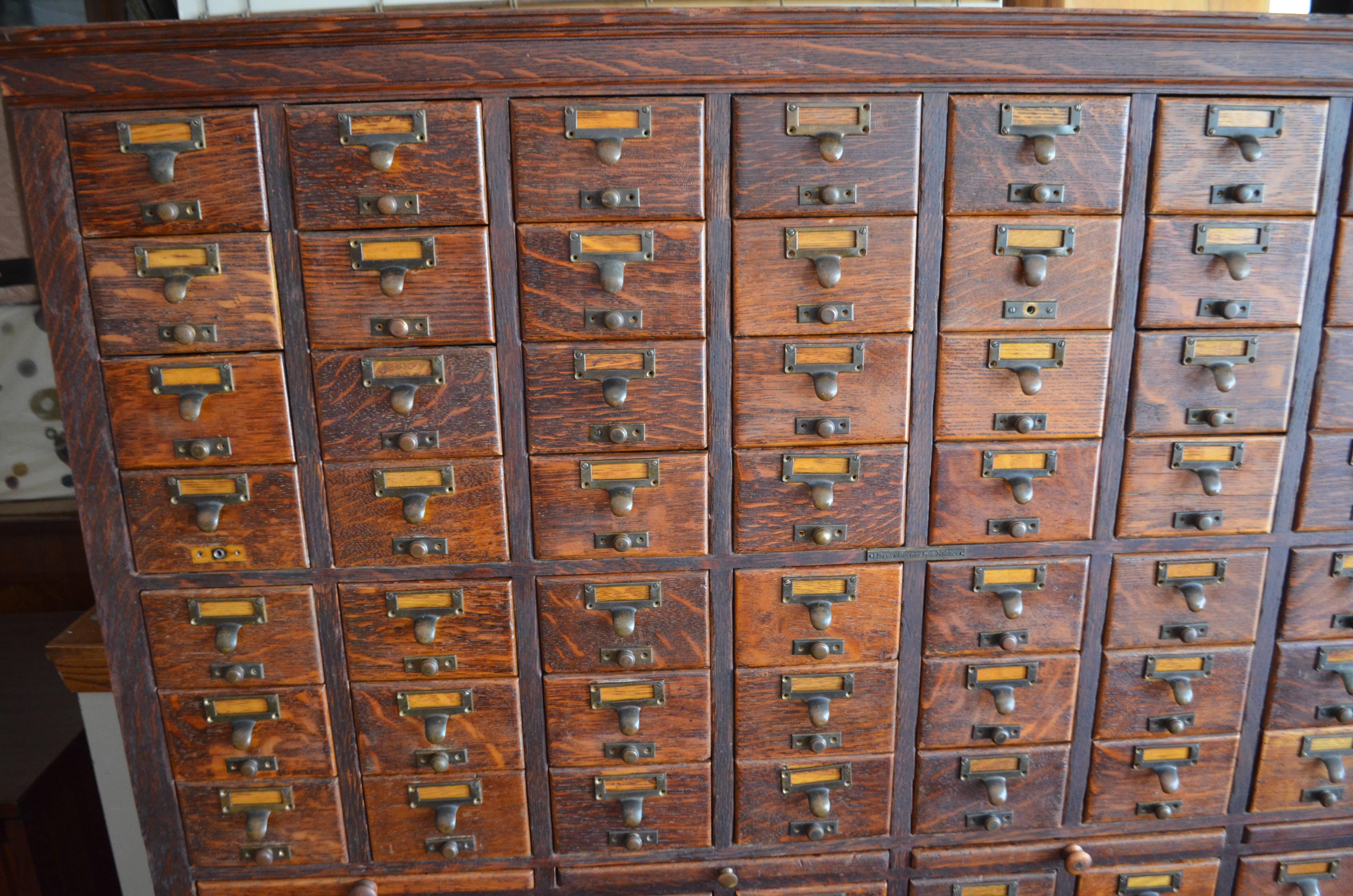 Card Catalog File Cabinet from Chicago Library, Solid Oak, Early 20th Century In Good Condition In Madison, WI