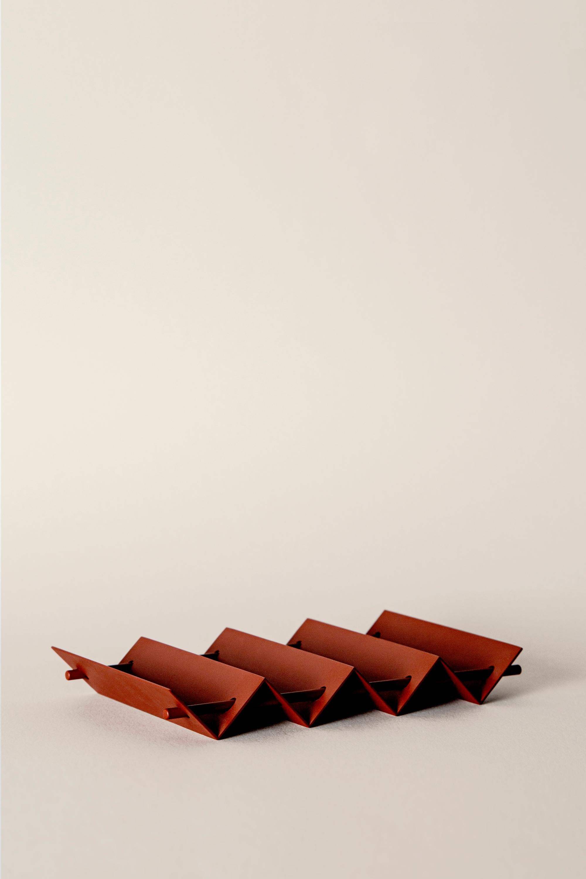 Card Tray　
Material: Iron

Series inspired by architectural elements
Continuity of roofs and stairs
Light structure is the theme of this series.
