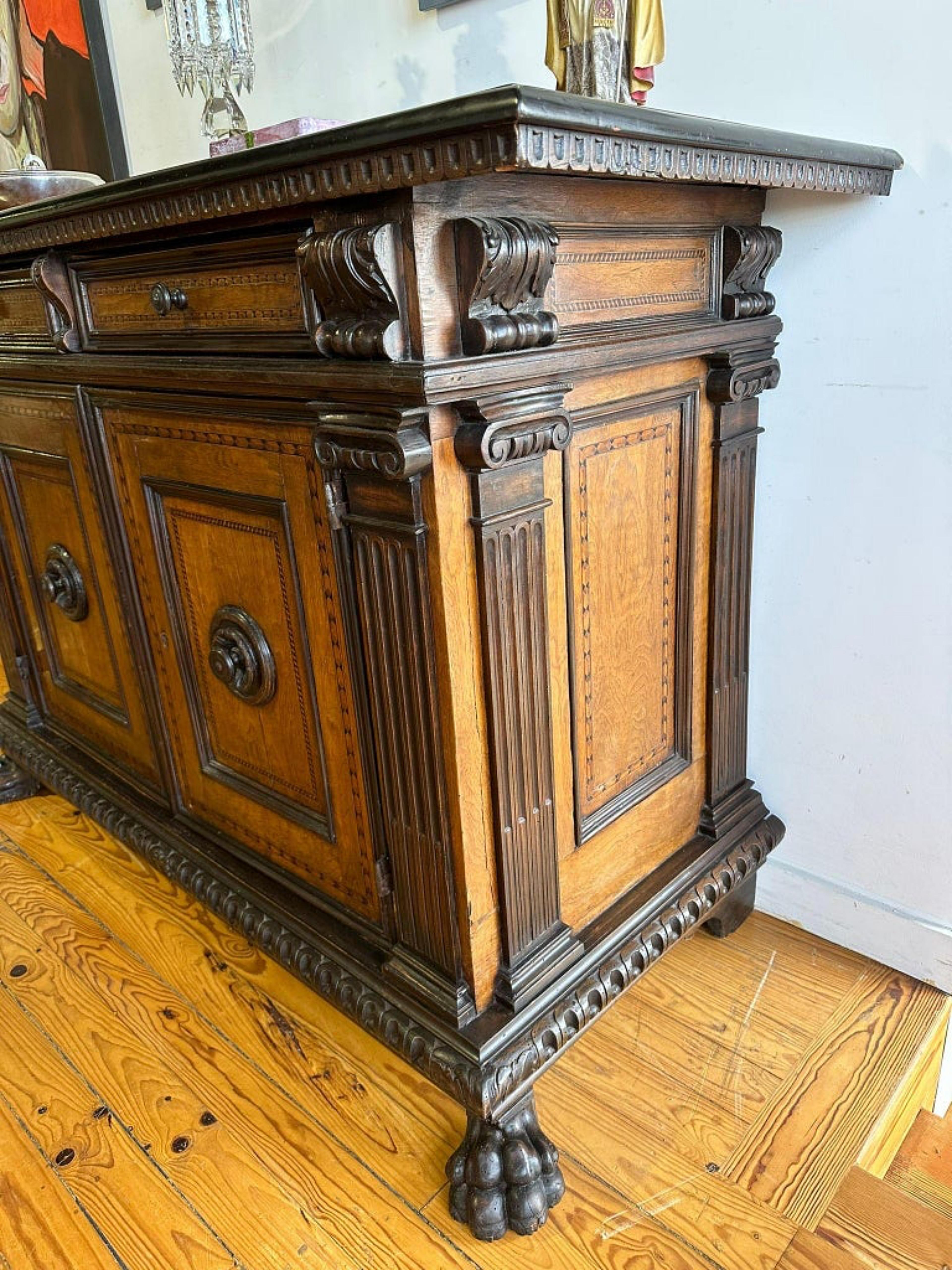 CARDBOARD CABINET JORGE III  English, 18th Century In Good Condition For Sale In Madrid, ES