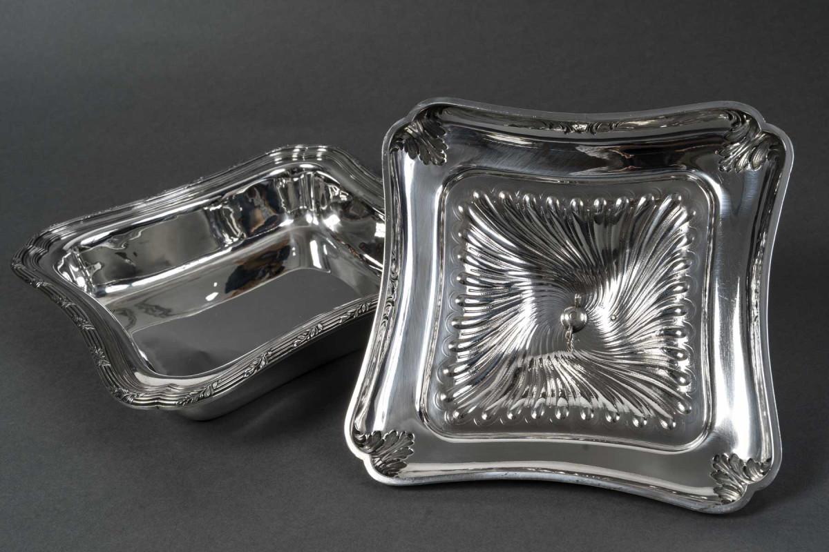 CARDEILHAC - 19th-Century Solid Silver Covered Vegetable Dish For Sale 7