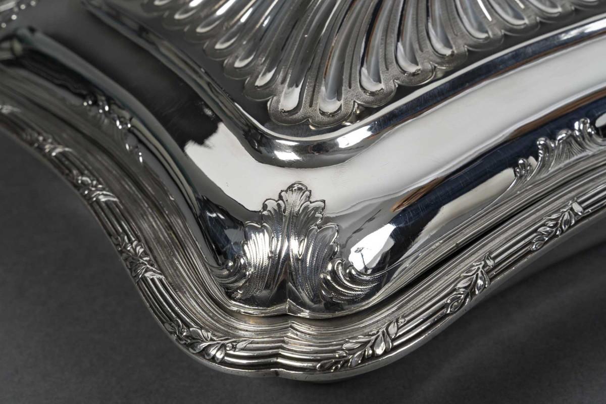 19th Century CARDEILHAC - 19th-Century Solid Silver Covered Vegetable Dish For Sale