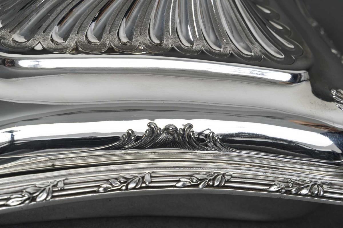 CARDEILHAC - 19th-Century Solid Silver Covered Vegetable Dish For Sale 1
