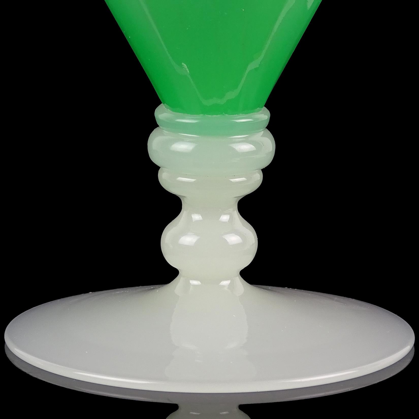 American Carder Era Steuben Style Jade Green Alabaster White Antique Art Glass Fan Vase