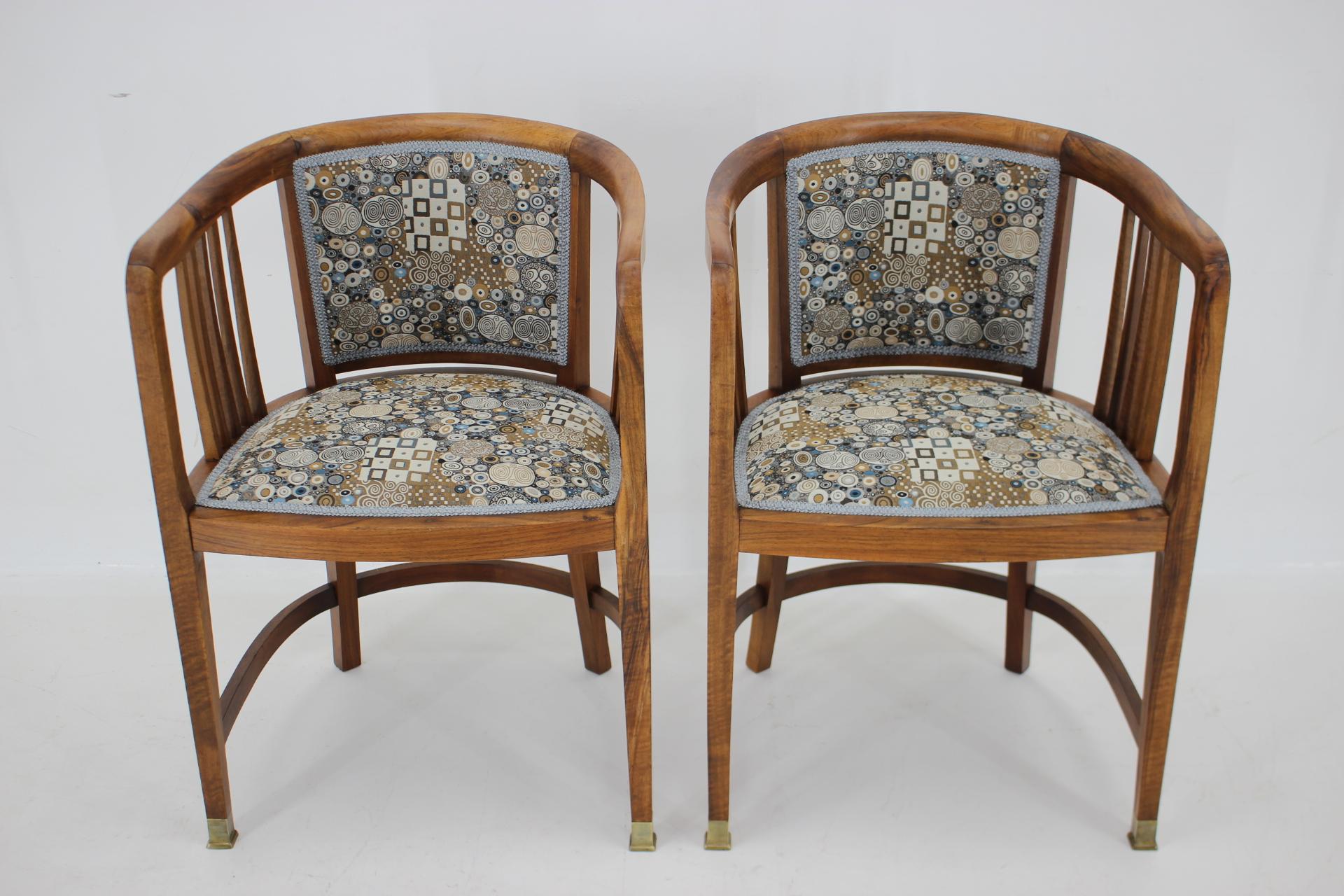 - carefully refurbished -
- Professionally reupholstered in quality fabric designed by Gustav Klimt 
- height of seat 45 cm.