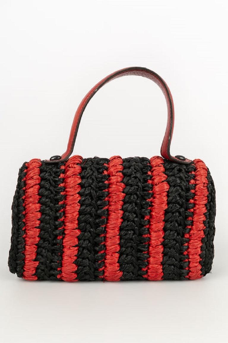 Carel Red and Black Raffia Bag In Good Condition For Sale In SAINT-OUEN-SUR-SEINE, FR
