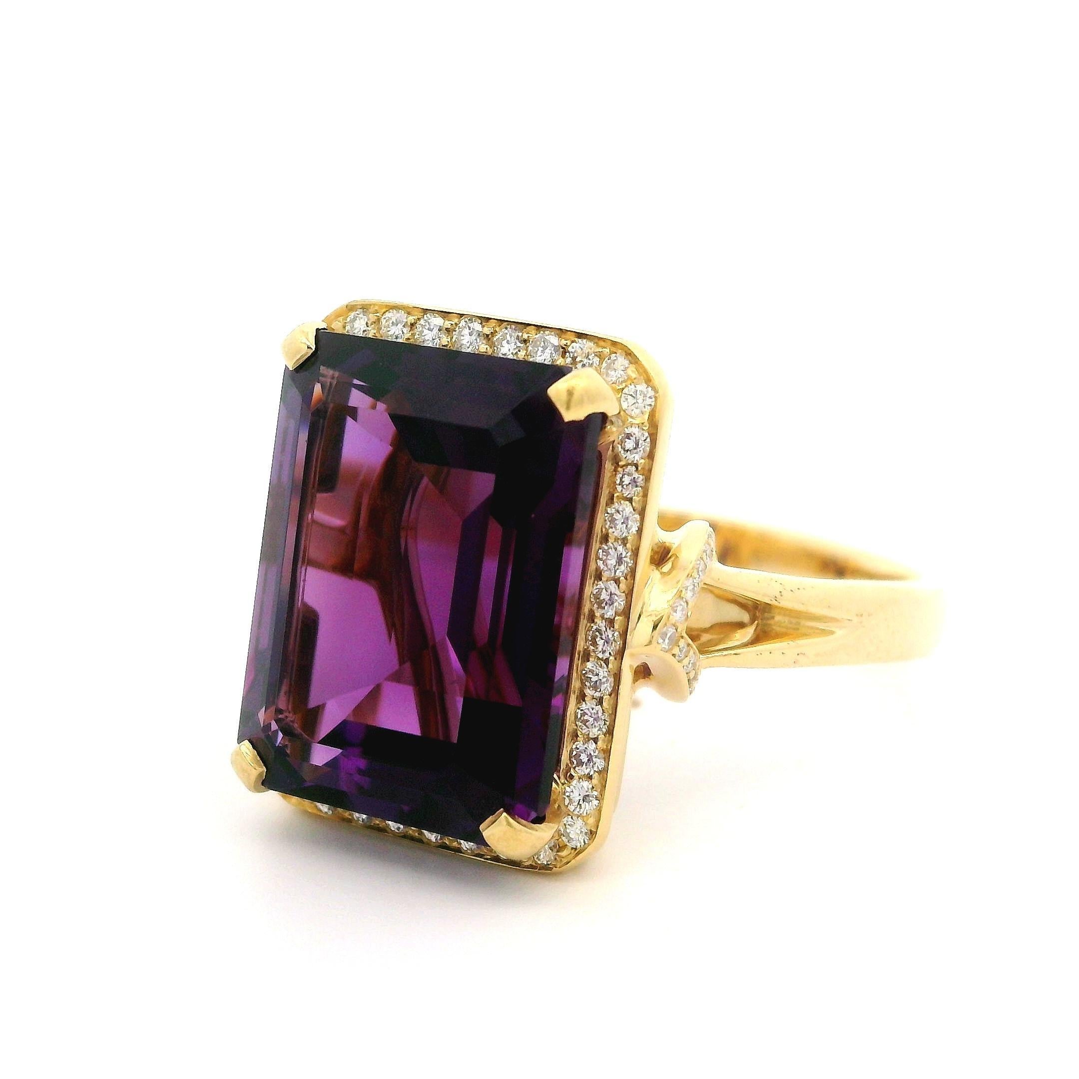 Carelle 18k Yellow Gold 11.85ctw Emerald Cut Amethyst & Diamond Ring w/ Box For Sale 6