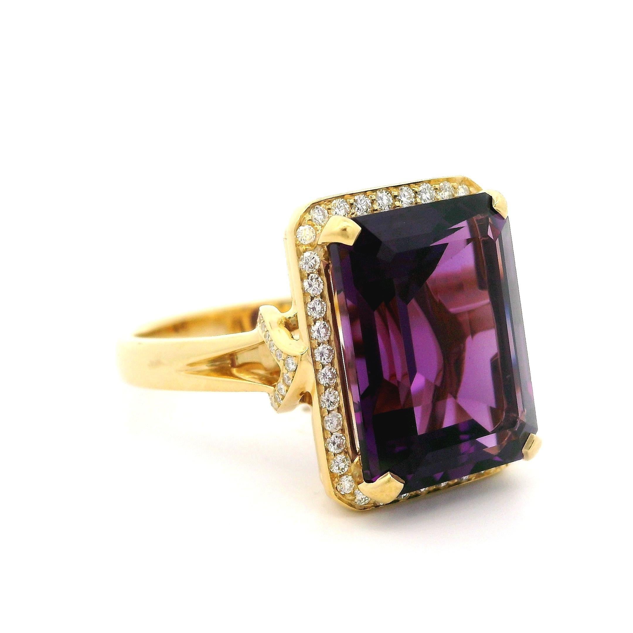Carelle 18k Yellow Gold 11.85ctw Emerald Cut Amethyst & Diamond Ring w/ Box For Sale 5