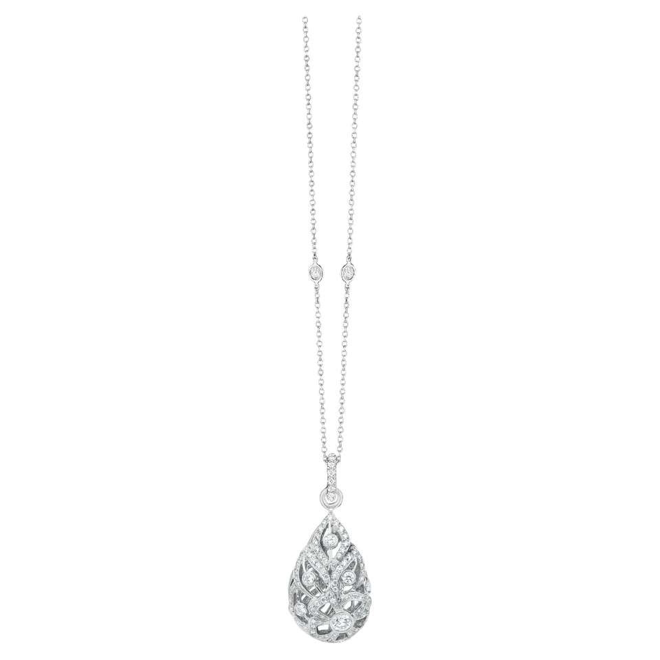 Carelle Florette Pave Diamond Wreath Necklace For Sale at 1stDibs