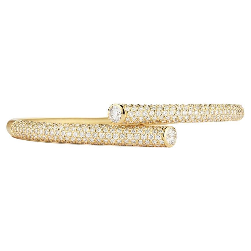 Carelle Bracelet en or jaune 18 carats brossé avec diamants pavés en forme de tourbillon 3,70 carats GH-VS en vente