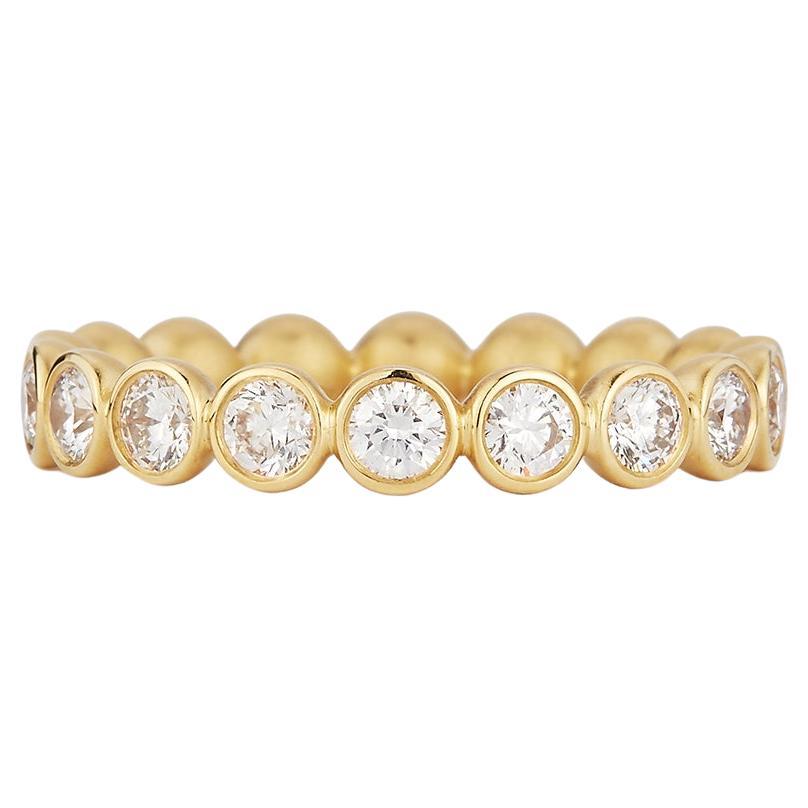 En vente :  Carelle, bague d'éternité en or jaune 18 carats avec diamants de taille moyenne