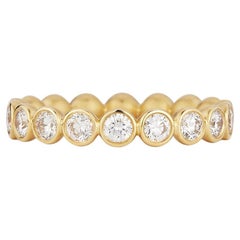 Carelle: 18 Karat Gelbgold Eternity-Ring mit mittelgroßem Diamanten