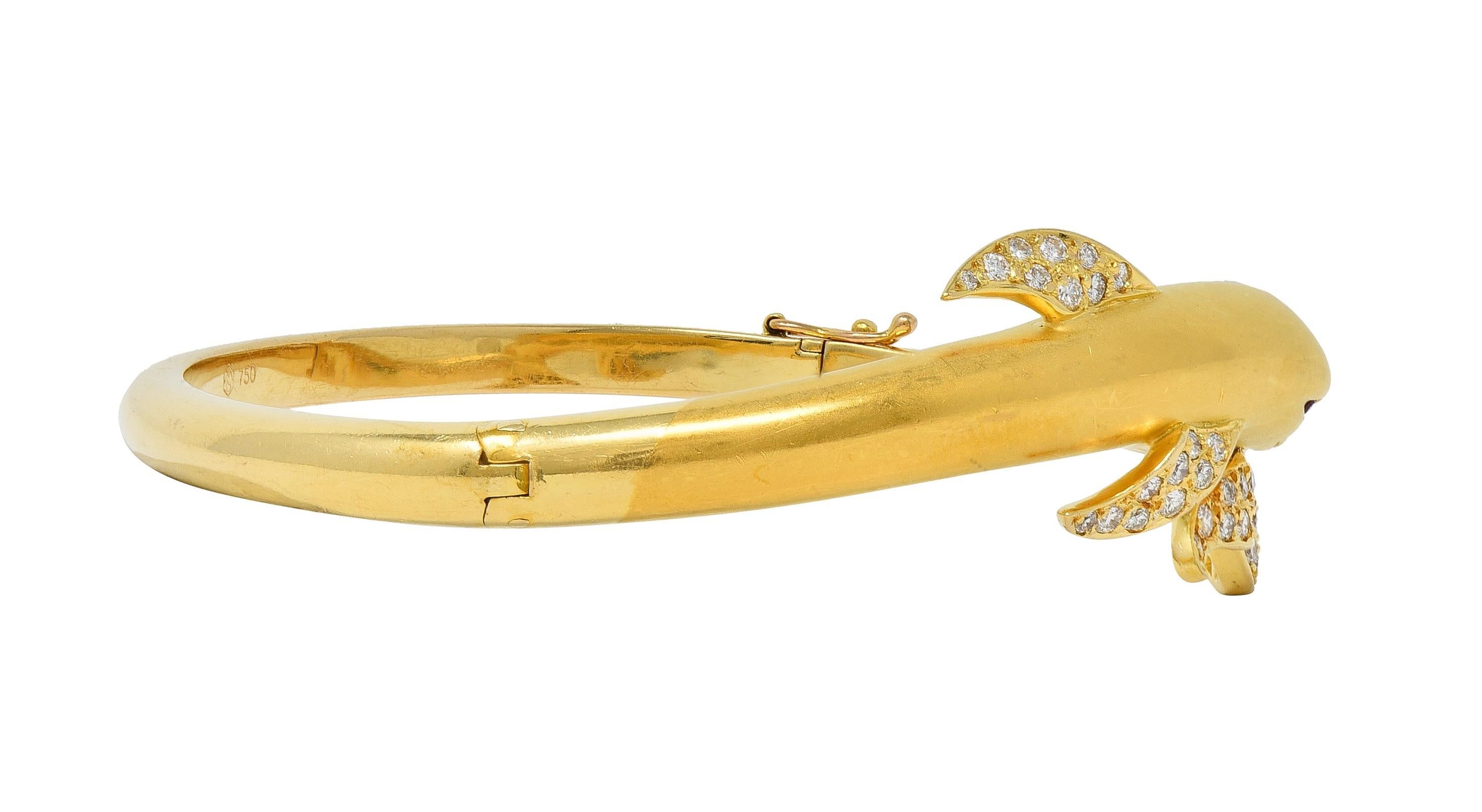 Carerra y Carerra Bracelet en or jaune 18 carats avec diamant et dauphin Bypass Excellent état - En vente à Philadelphia, PA