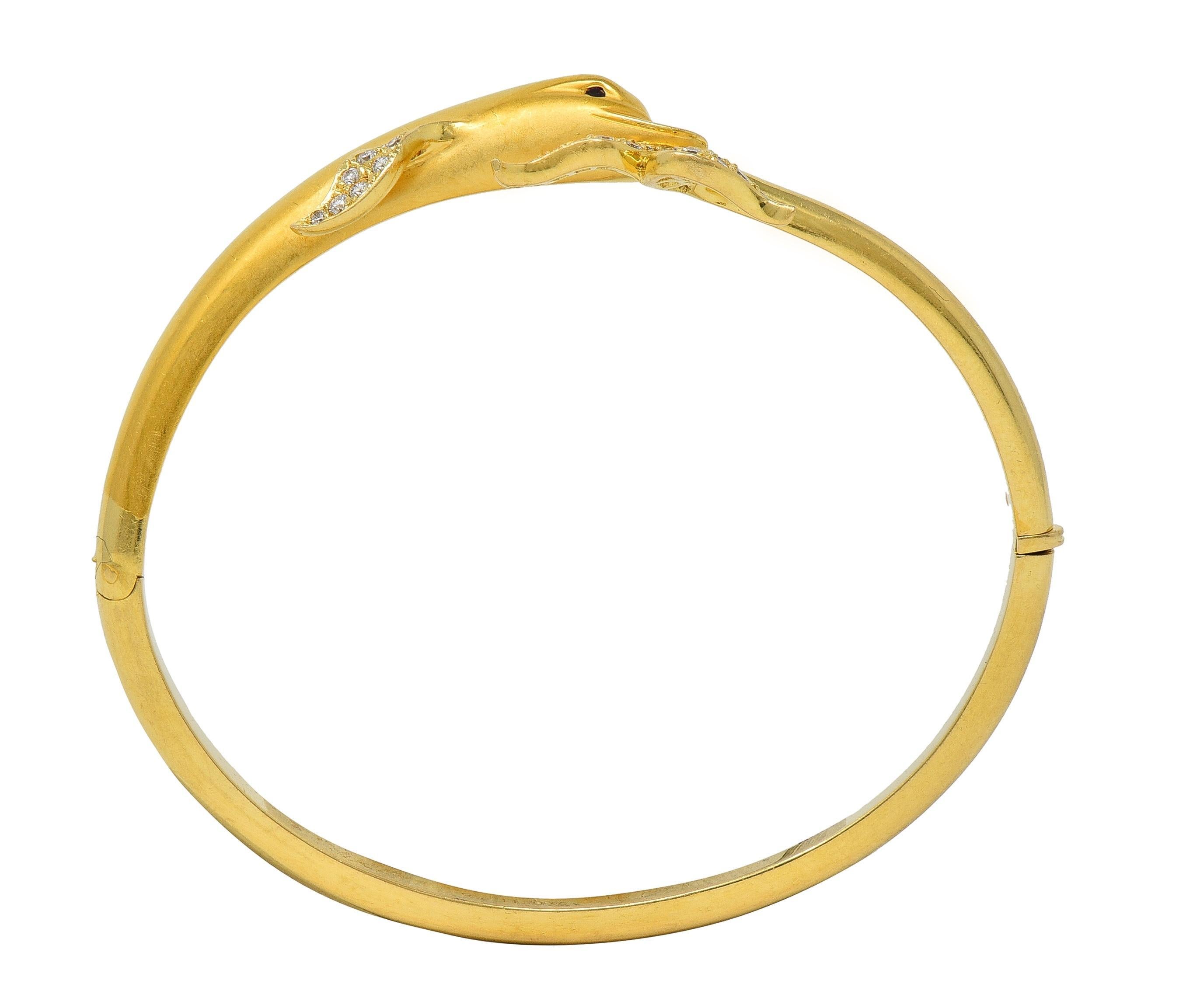 Carerra y Carerra Bracelet en or jaune 18 carats avec diamant et dauphin Bypass en vente 3