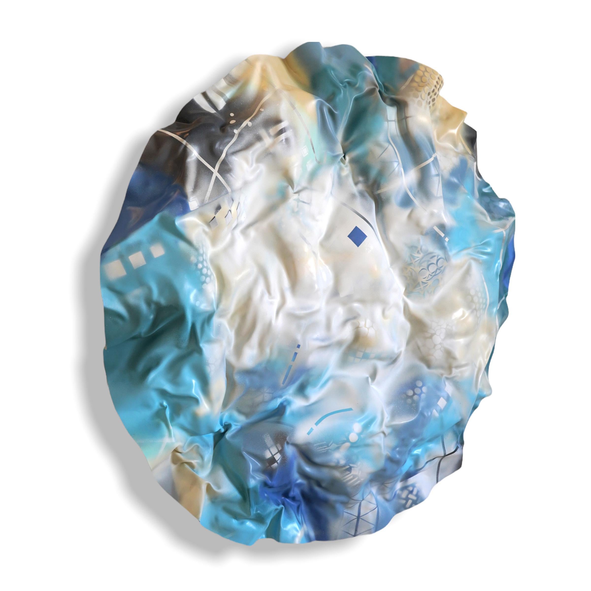 Blaue Unendlichkeitswellen. Abstrakte, geometrische, blaue, runde Wandskulptur aus Plexiglas – Painting von Cari Cohen