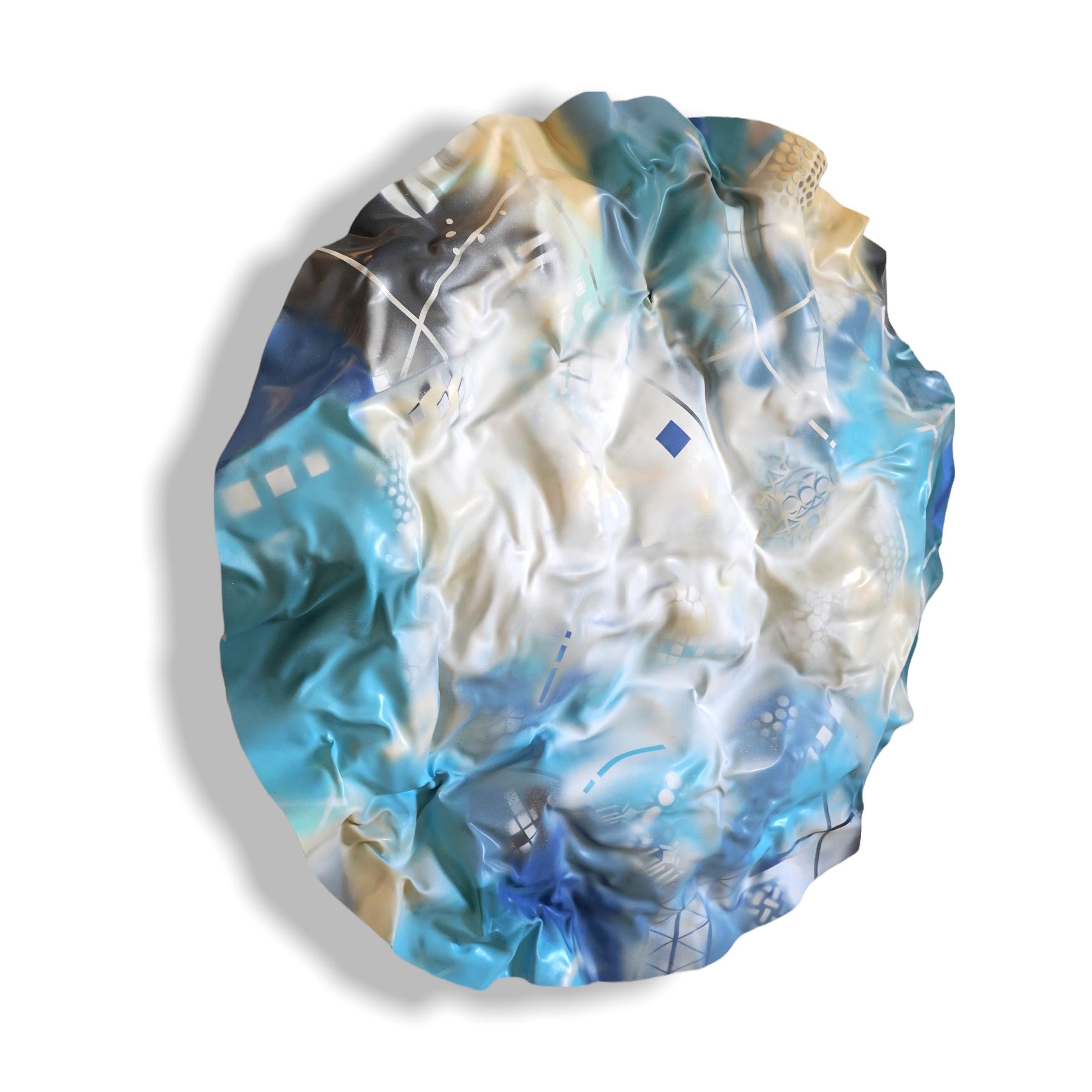 Blaue Unendlichkeitswellen. Abstrakte, geometrische, blaue, runde Wandskulptur aus Plexiglas (Grau), Abstract Painting, von Cari Cohen