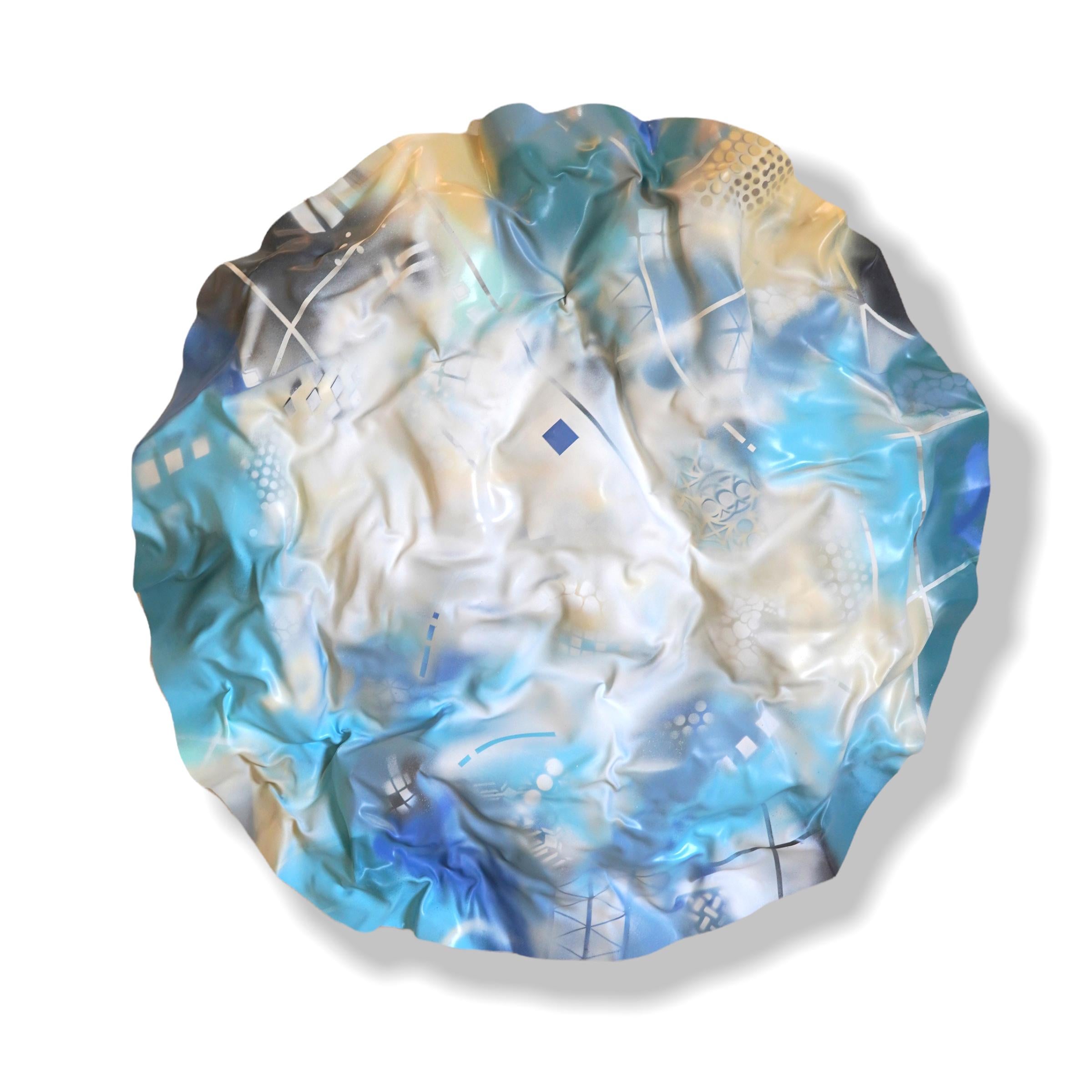 Waves bleues d'Infini. Sculpture murale abstraite, géométrique, bleue, en plexiglas rond