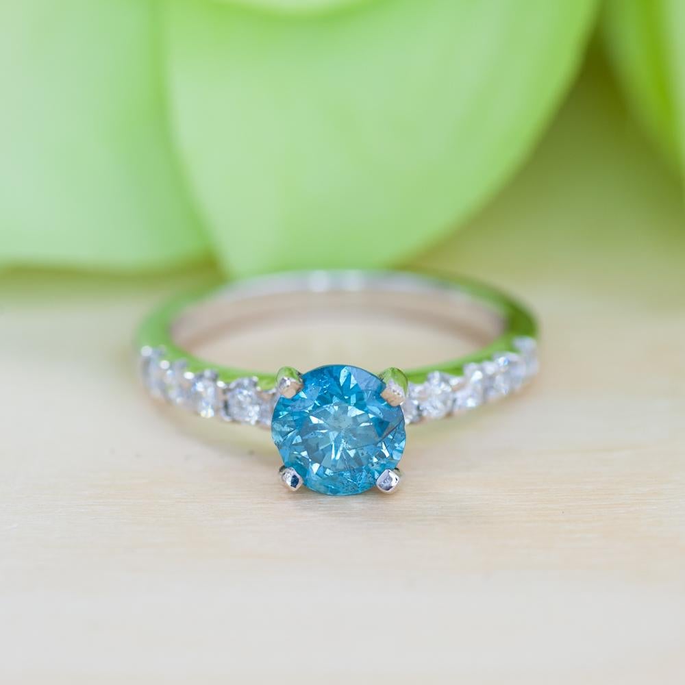 Caribbean Blue Diamond Ring with VS Diamonds on Band In New Condition For Sale In Mission Viejo, CA