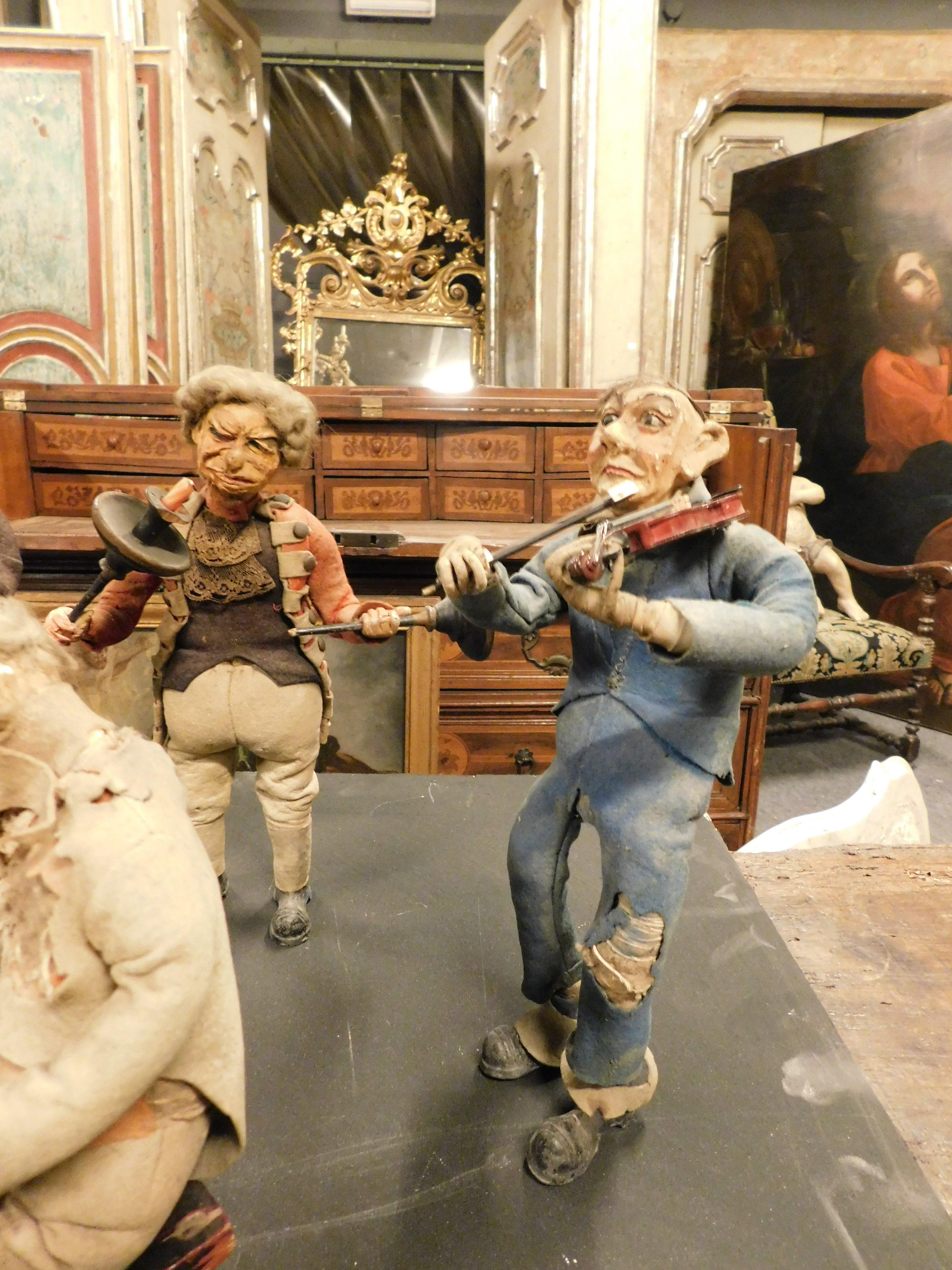 19th Century Carillon of five rag musicians, cloth body, iron feet, papier-mâché head, Italy