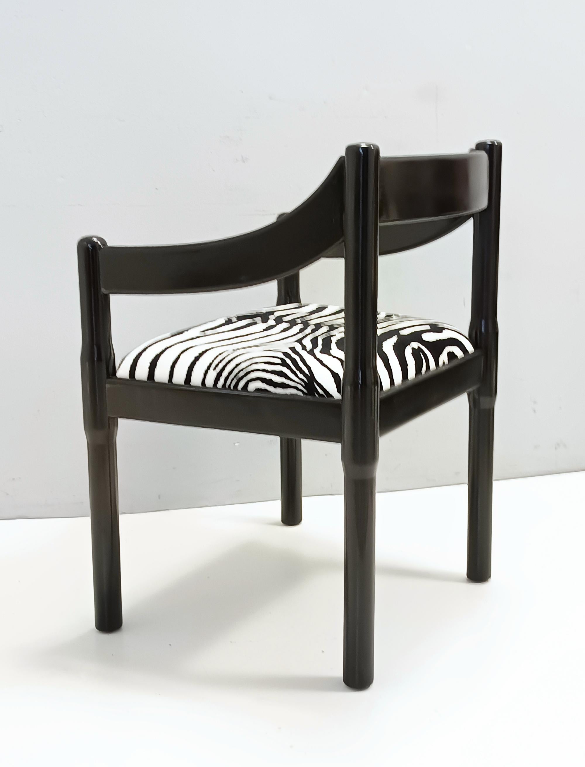 Sedia 'Carimate' in noce nero e velluto di Vico Magistretti per Cassina, anni '60 In condizioni ottime in vendita a Bresso, Lombardy