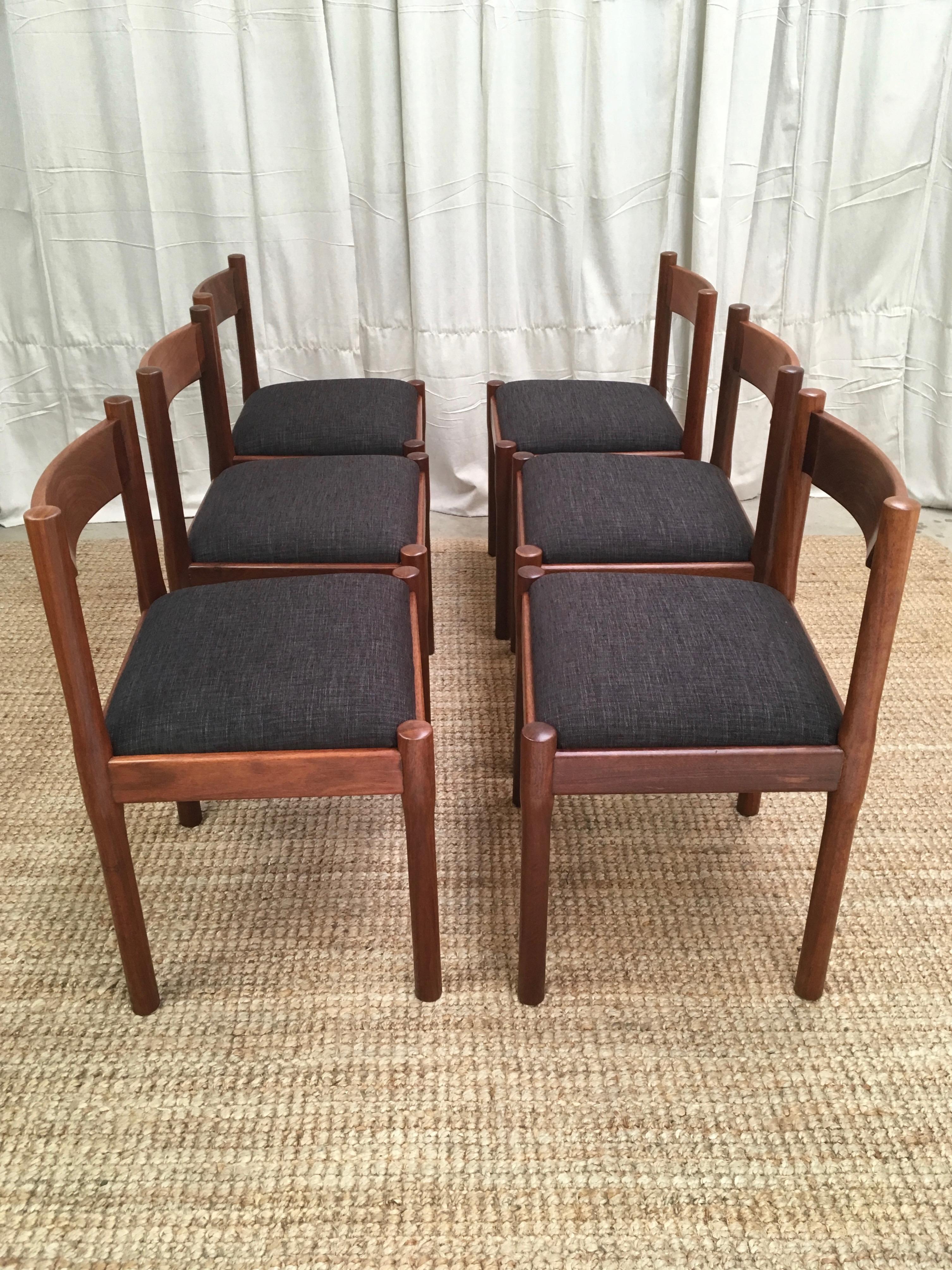 6 Carimate Chairs Magistretti , Copies by CATT Furniture, 1967 In Jarrah Timber In Good Condition In Melbourne, AU