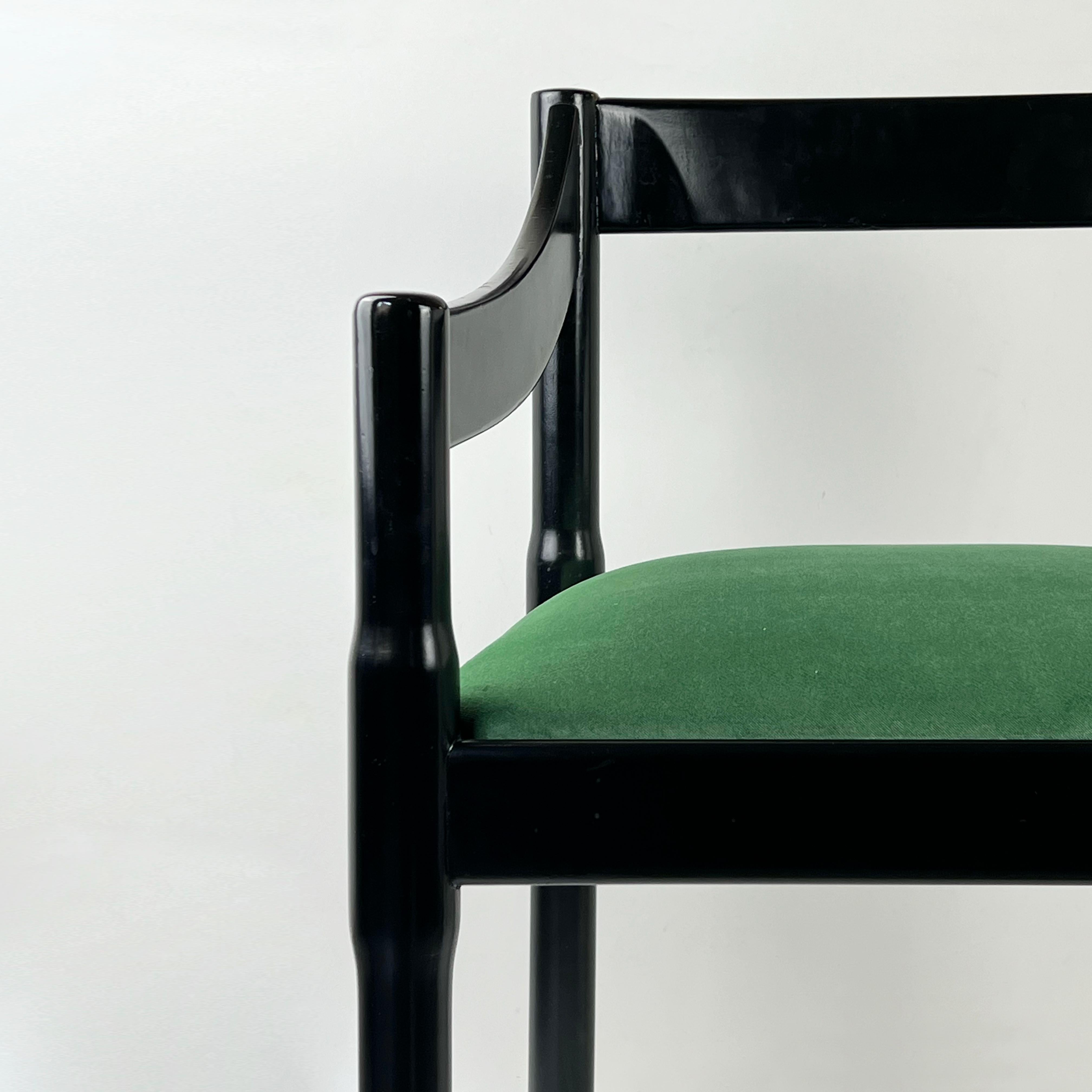 Carimate-Sessel, 1. Auflage, entworfen von Vico Magistretti für Comi (Artemide) (Holz) im Angebot