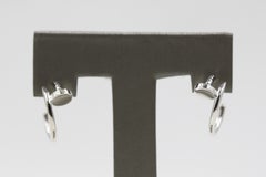 Cariter 18 Karat White Gold Juste un Clou Earrings