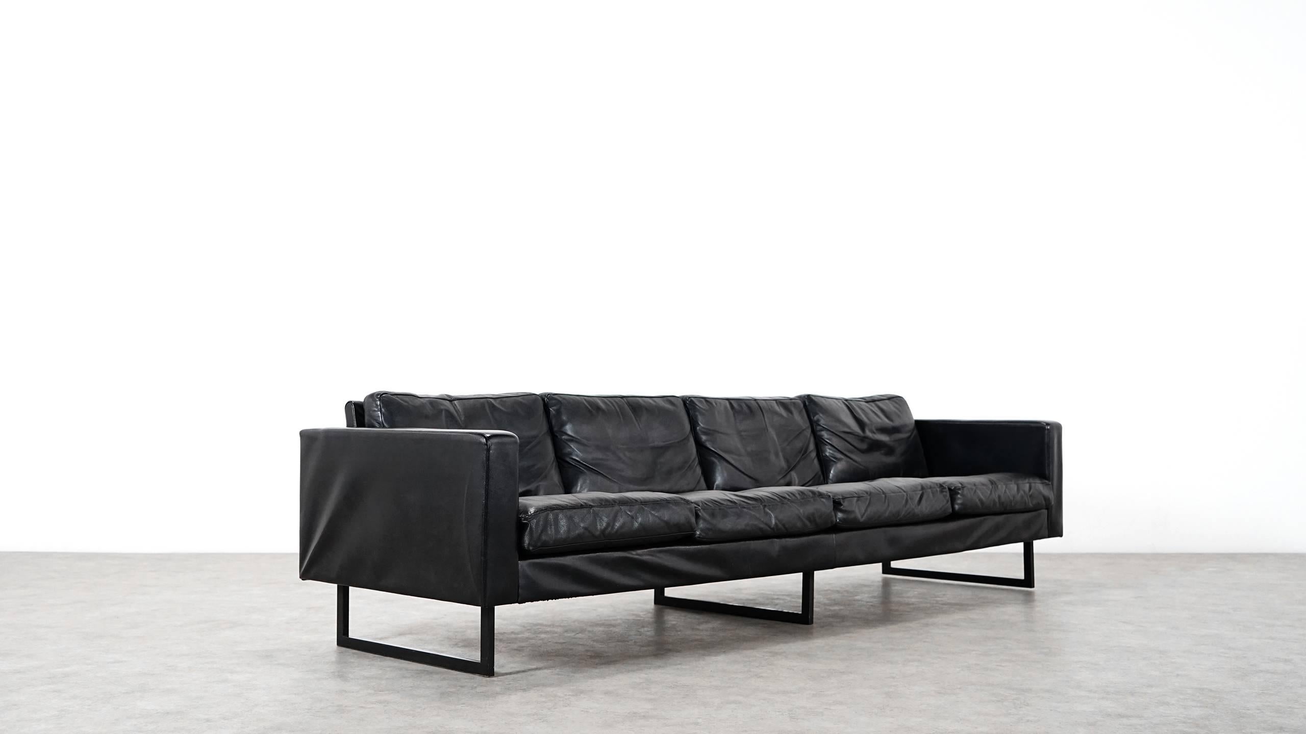 Absolutely rare three-seat by Carl Auböck for COR - in smooth black leather.....called 